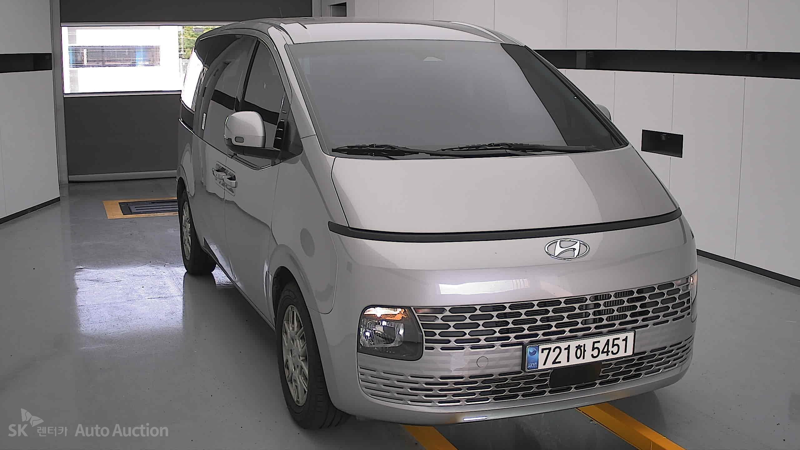 2023 - hyundai staria