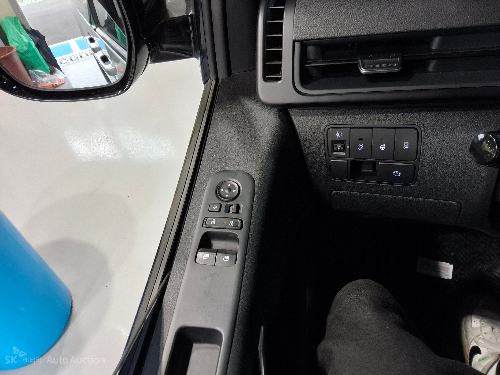 2023 - hyundai staria