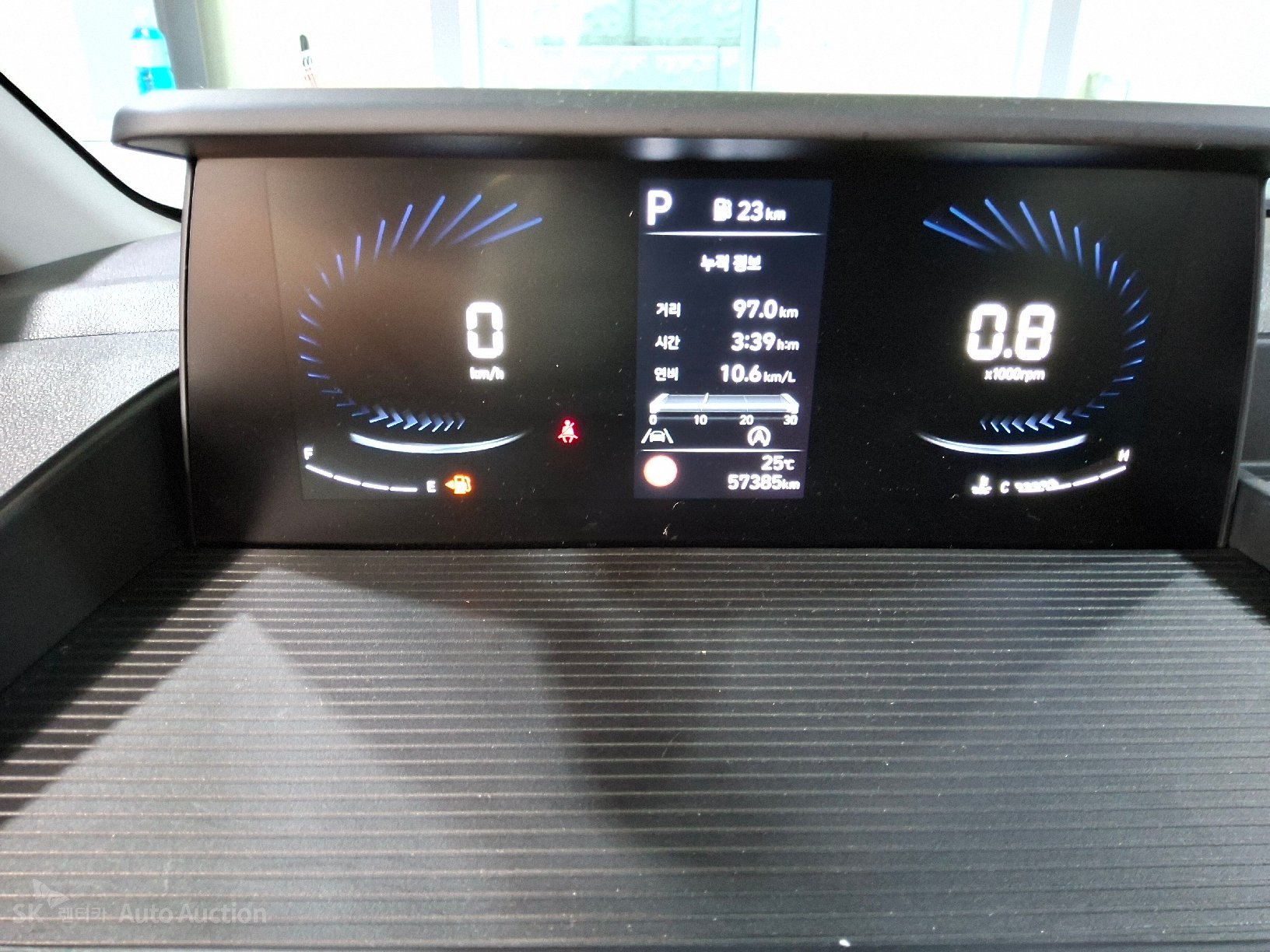 2023 - hyundai staria