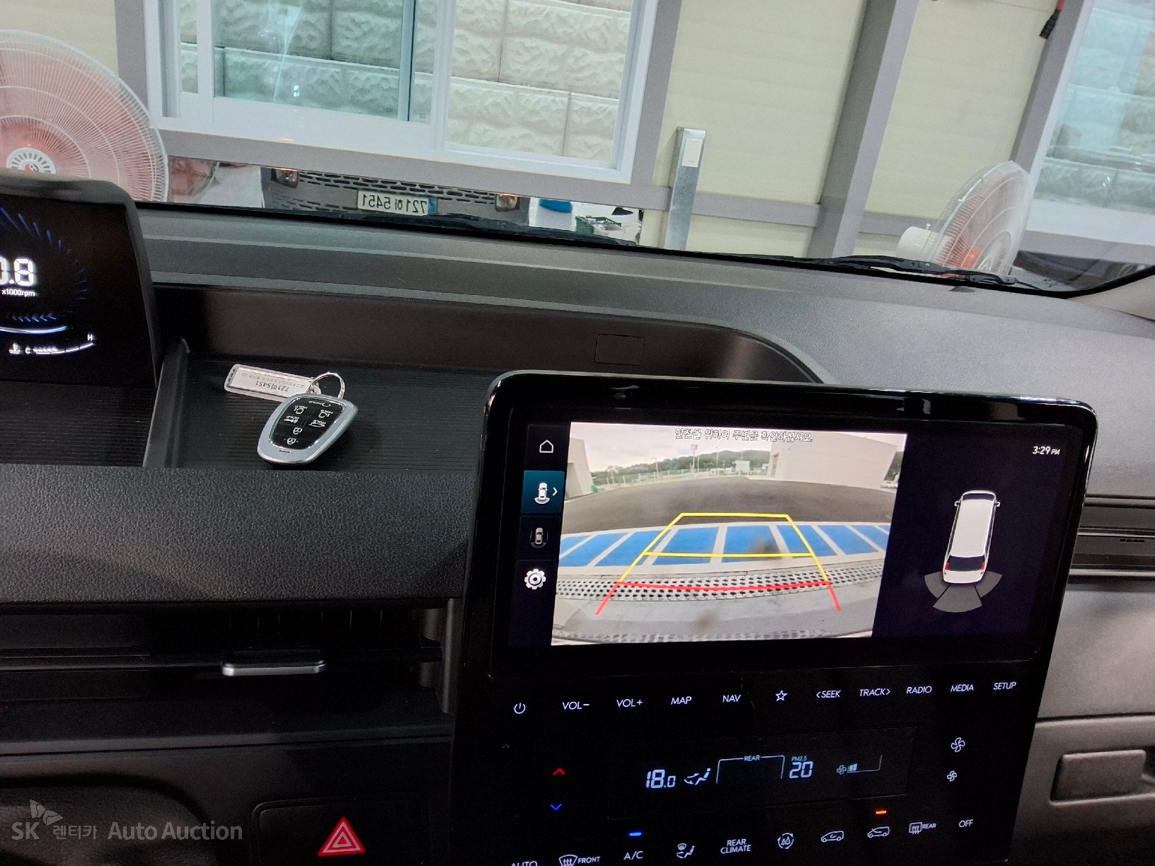 2023 - hyundai staria