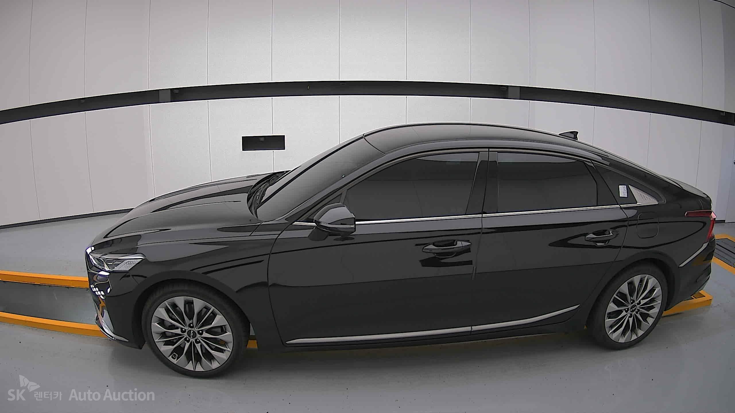 2022 - kia k8