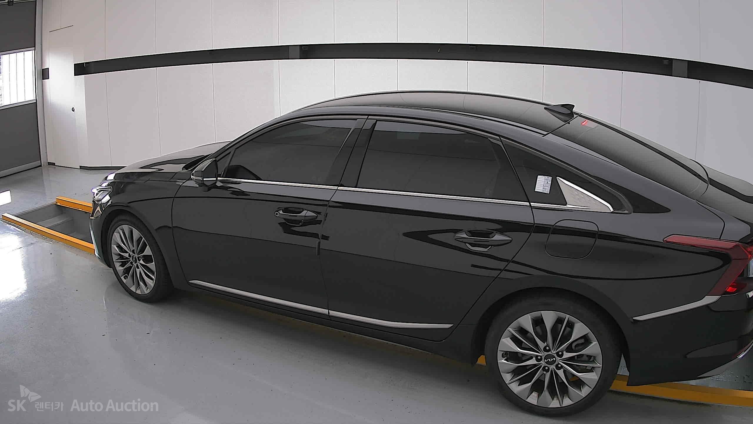 2022 - kia k8