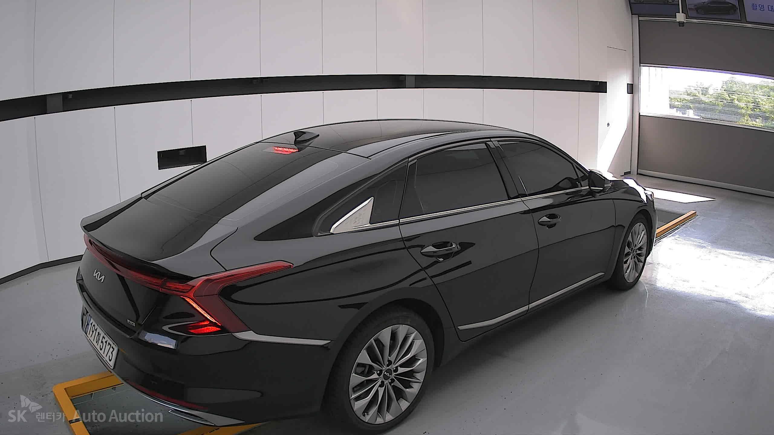 2022 - kia k8