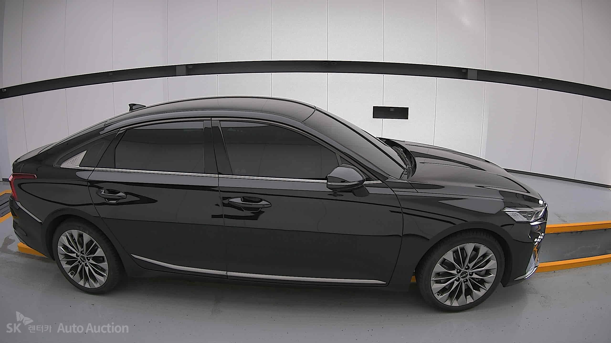 2022 - kia k8