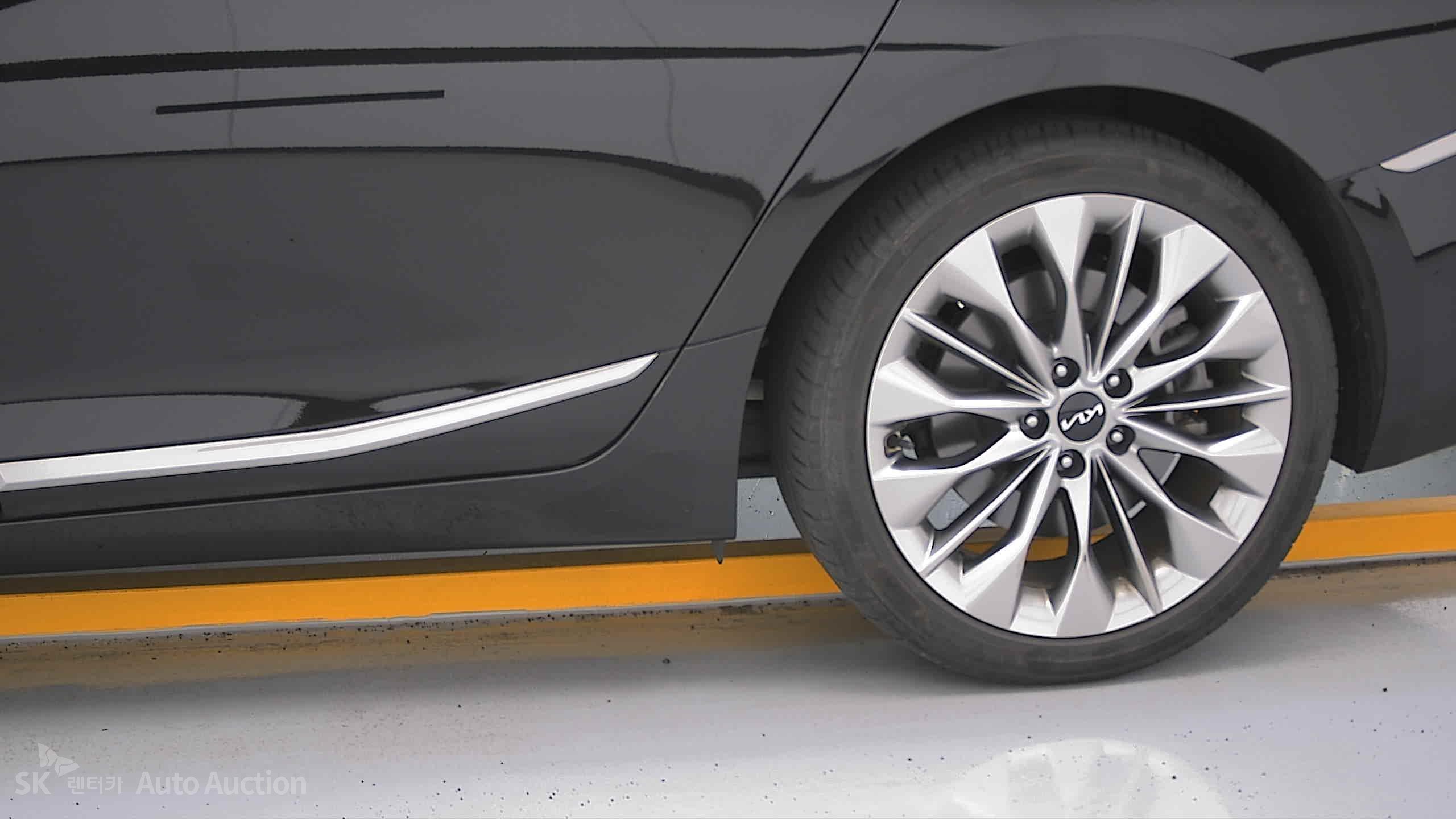 2022 - kia k8