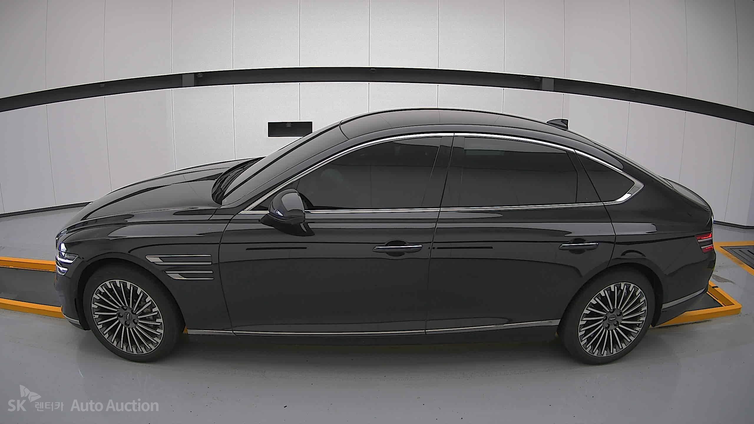 2022 - genesis eg80
