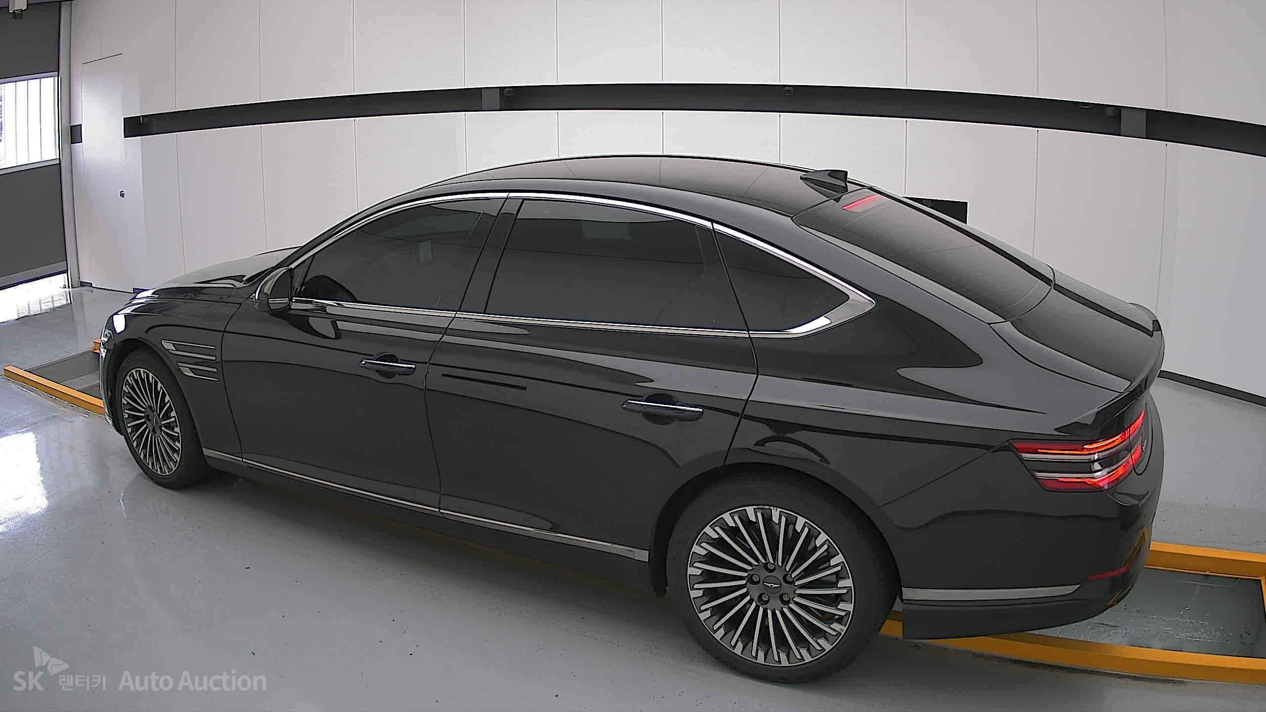 2022 - genesis eg80