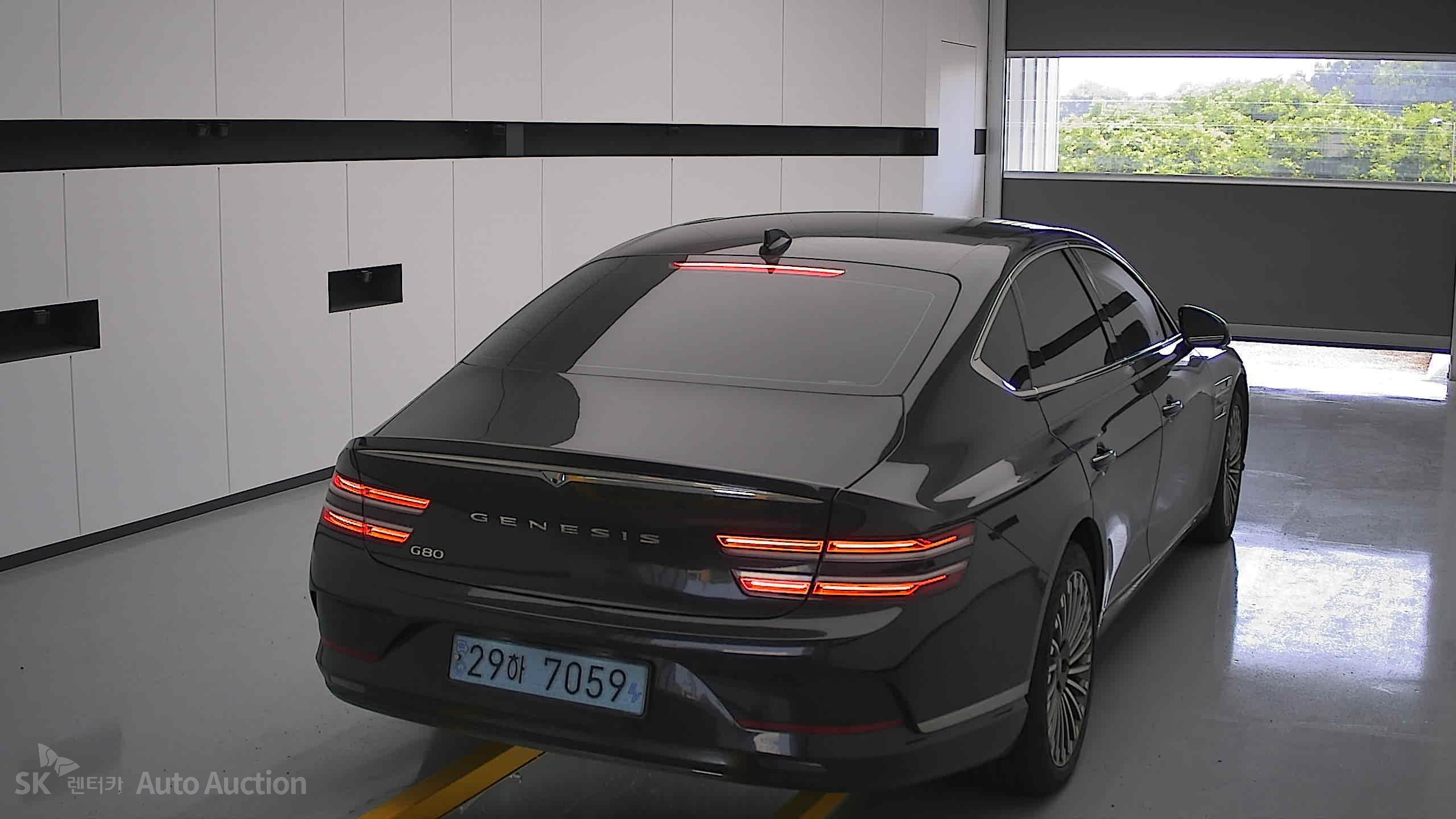 2022 - genesis eg80