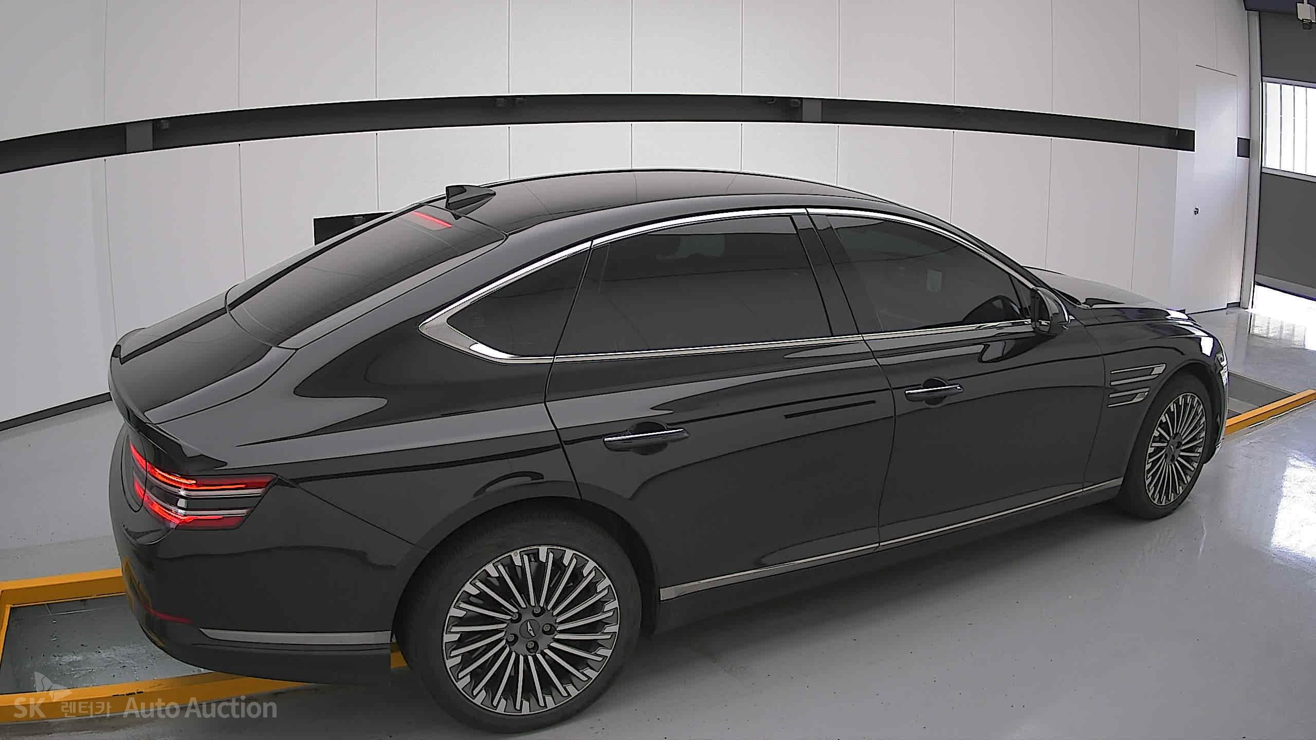 2022 - genesis eg80