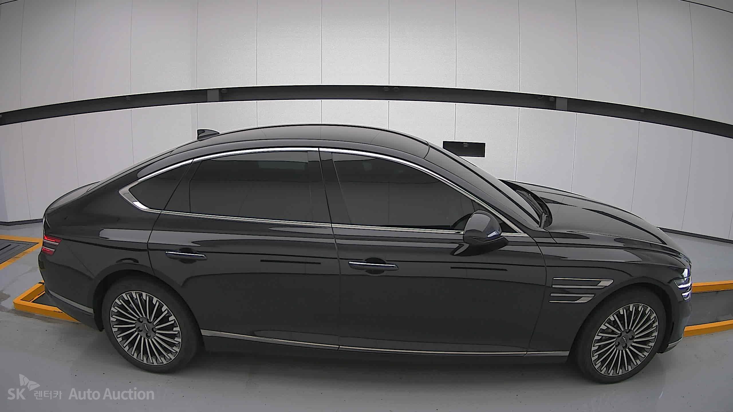 2022 - genesis eg80