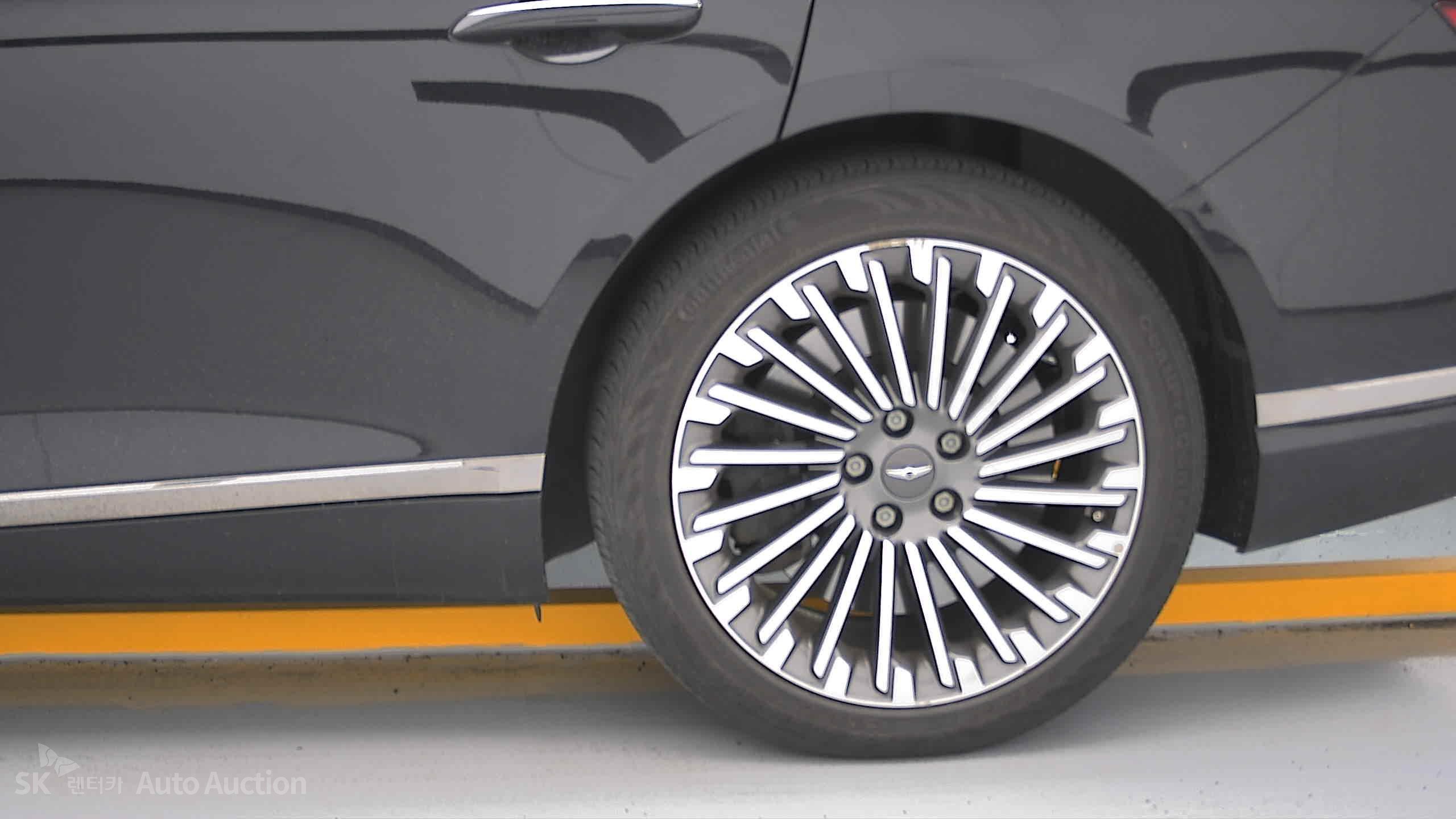 2022 - genesis eg80