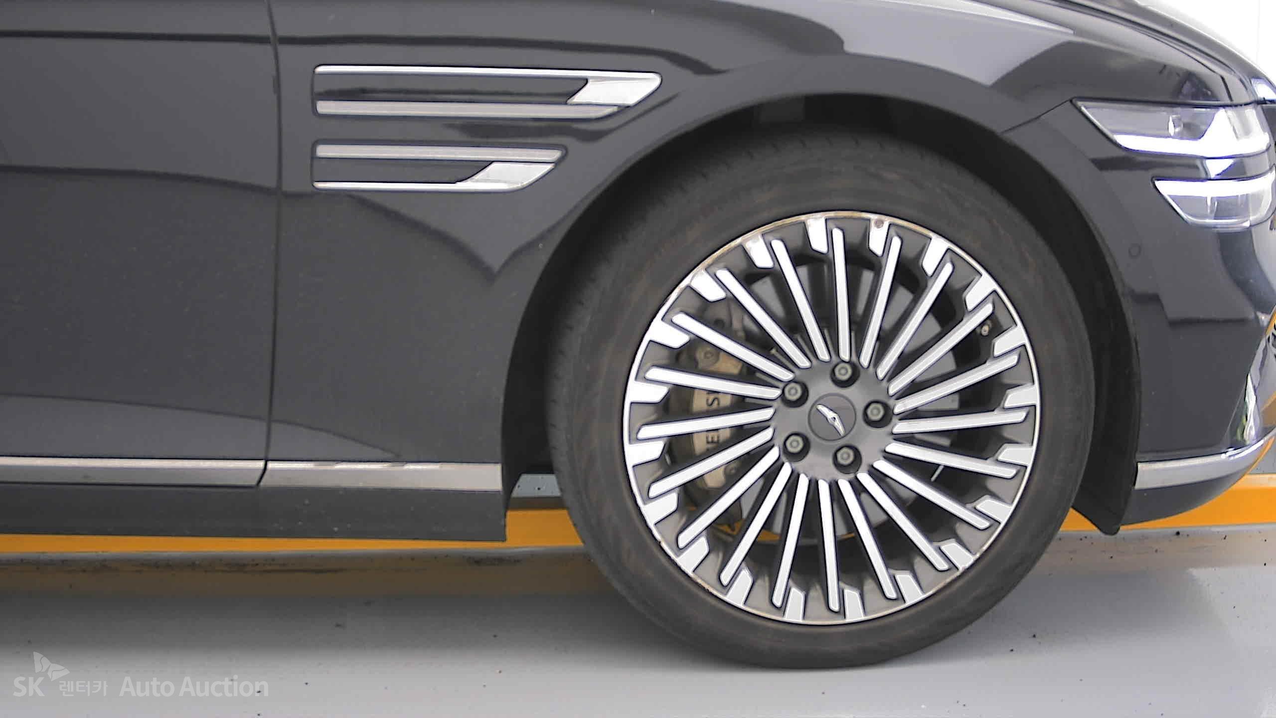 2022 - genesis eg80