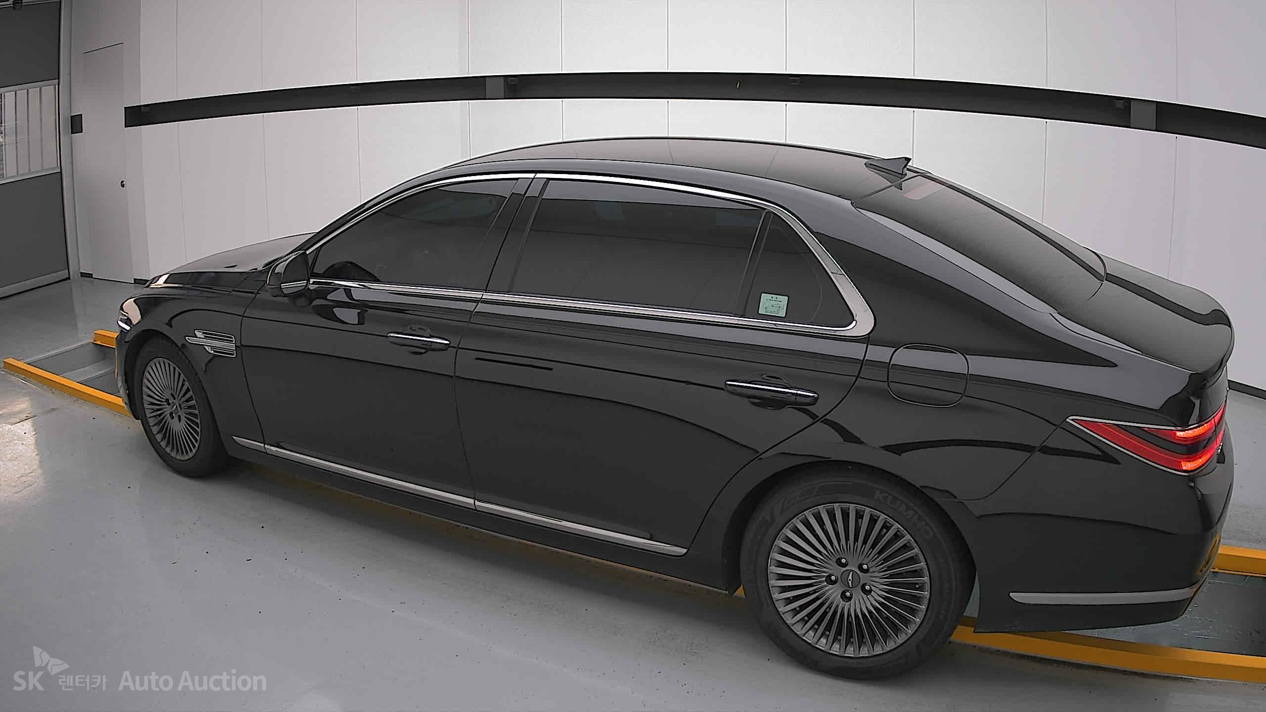 2021 - genesis g90
