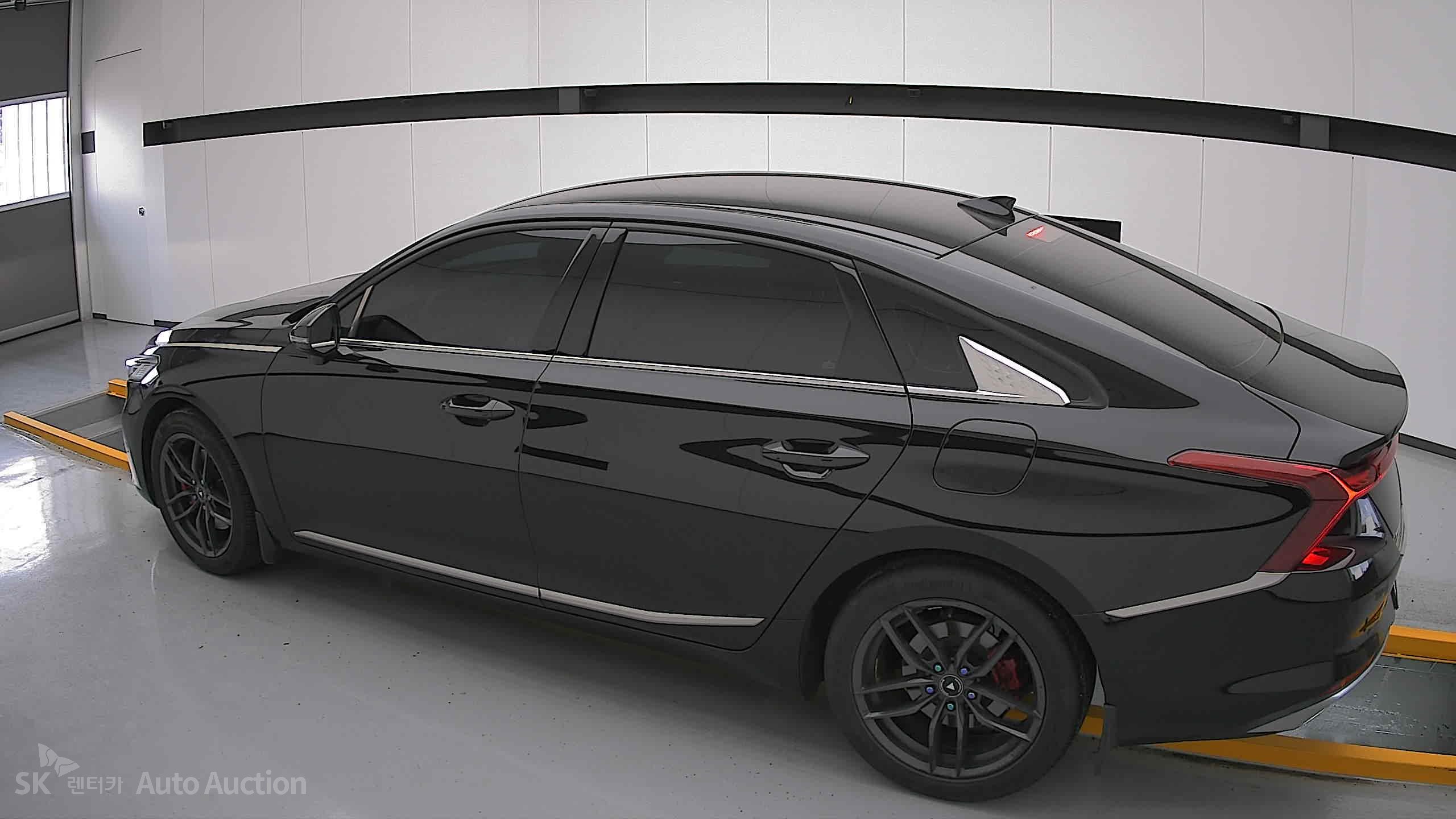 2022 - kia k8