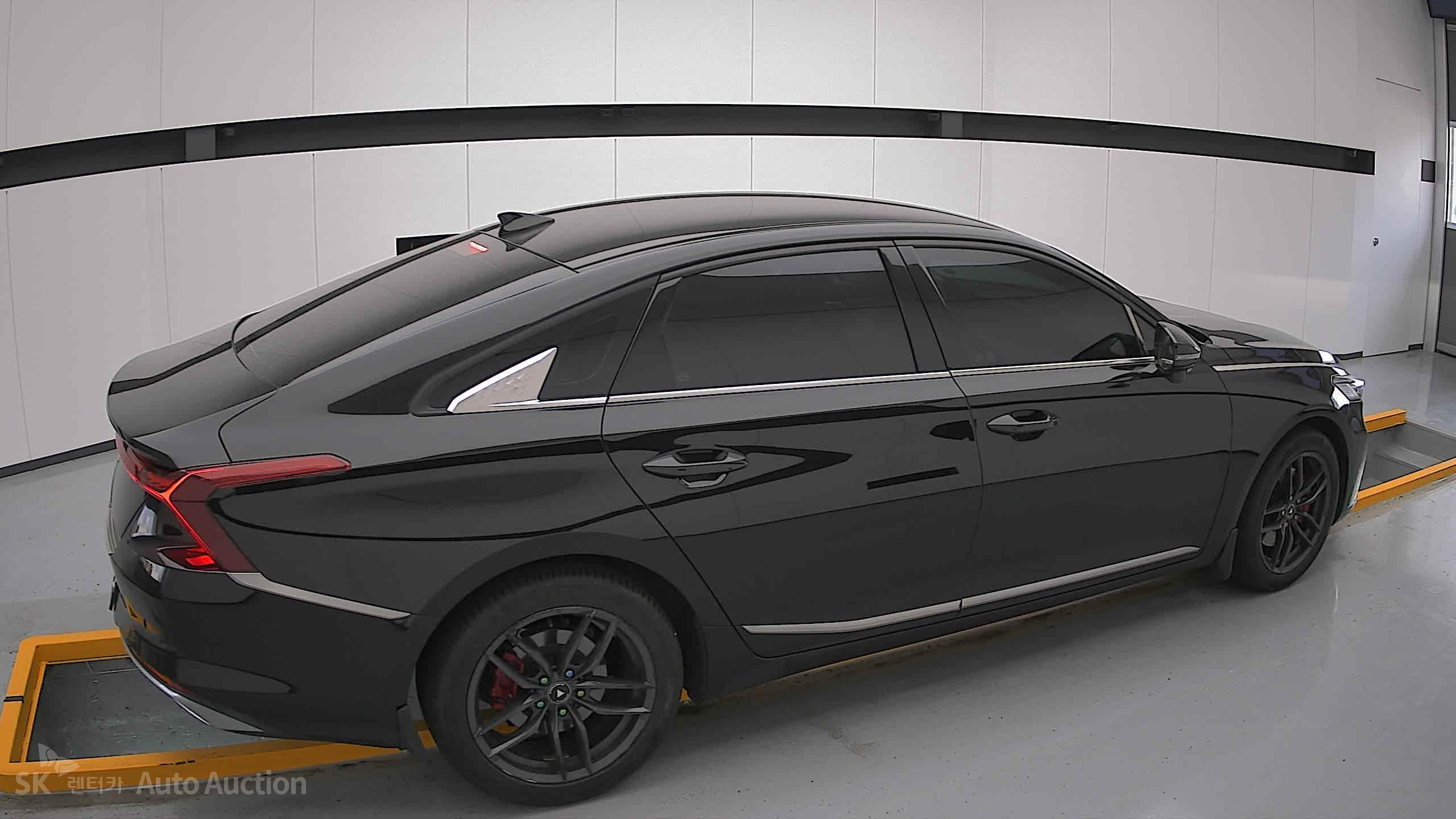 2022 - kia k8