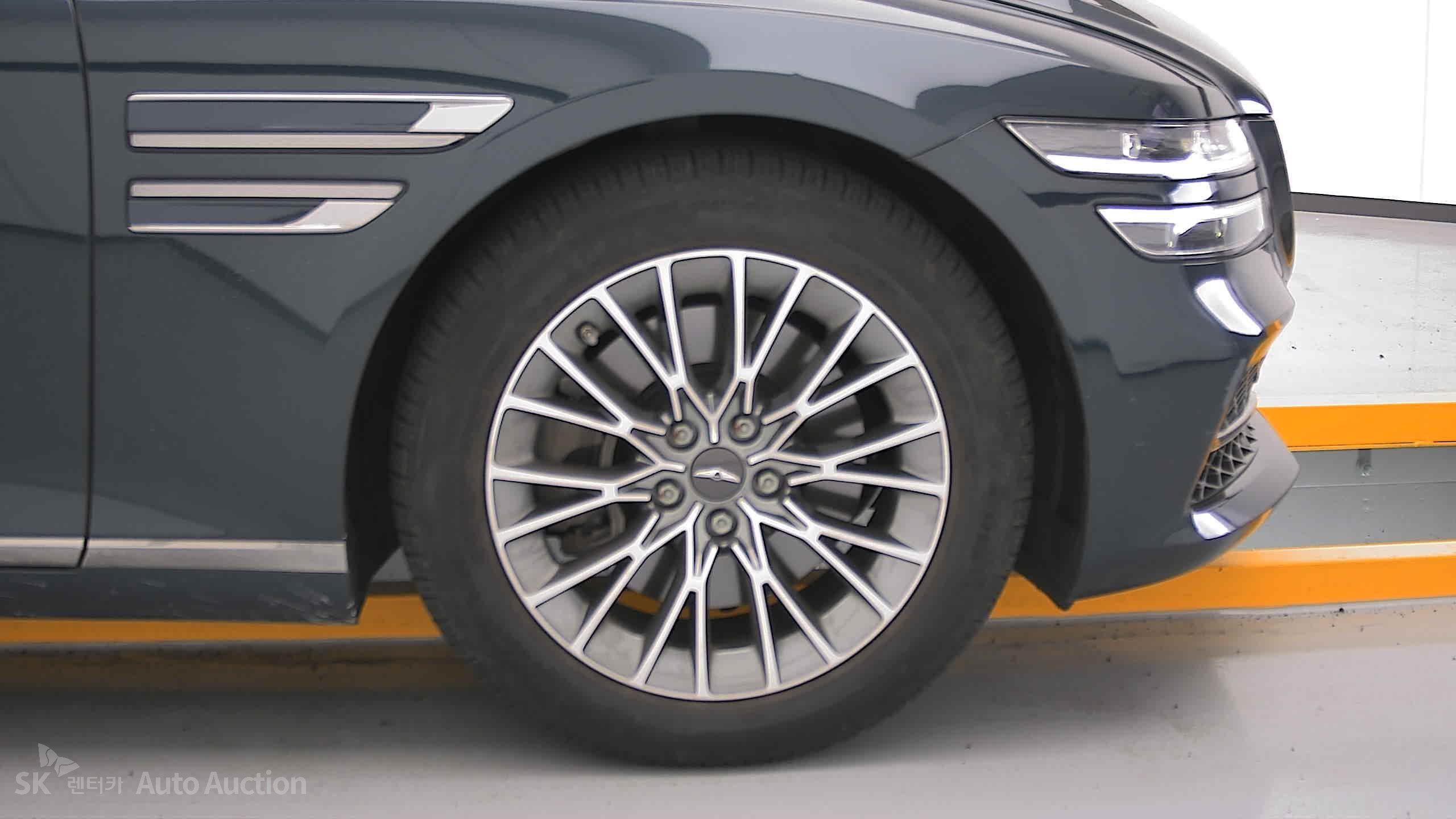 2022 - genesis g80