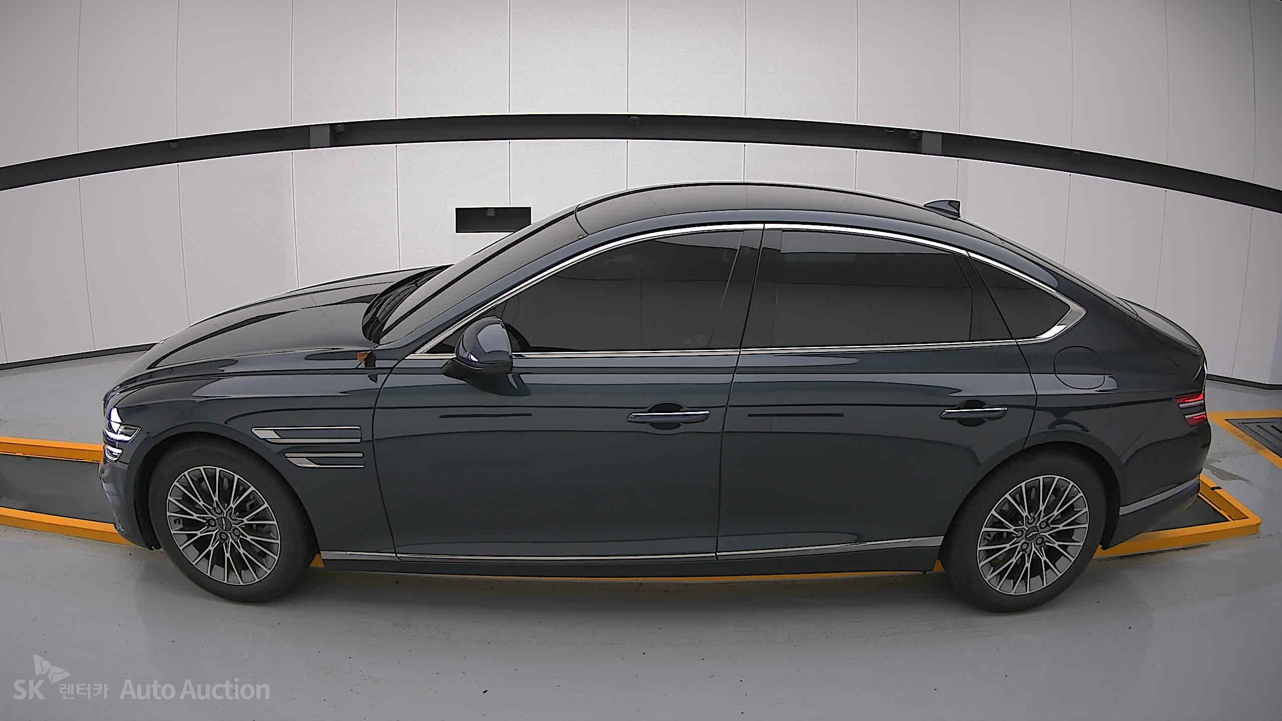 2022 - genesis g80