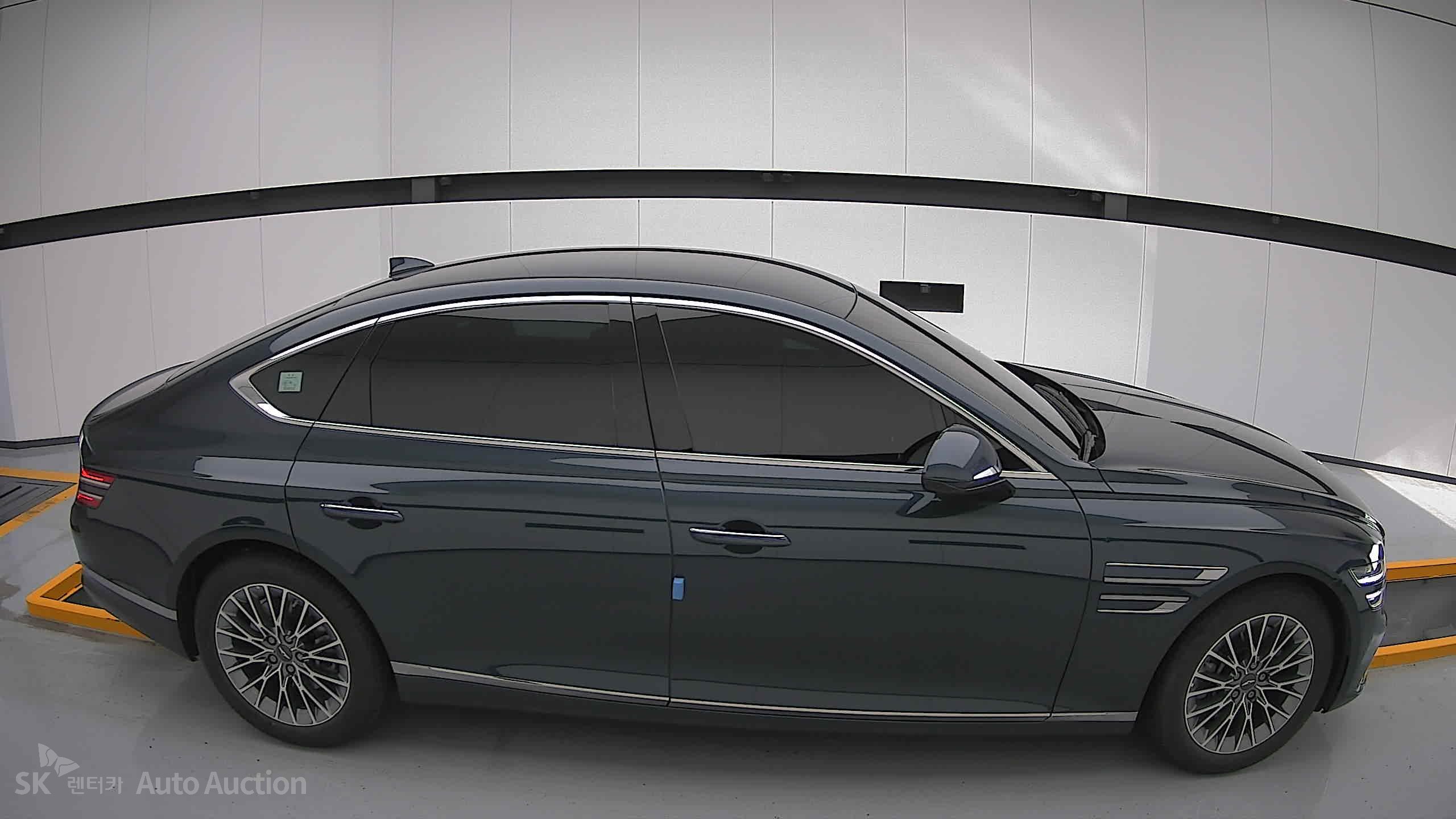 2022 - genesis g80