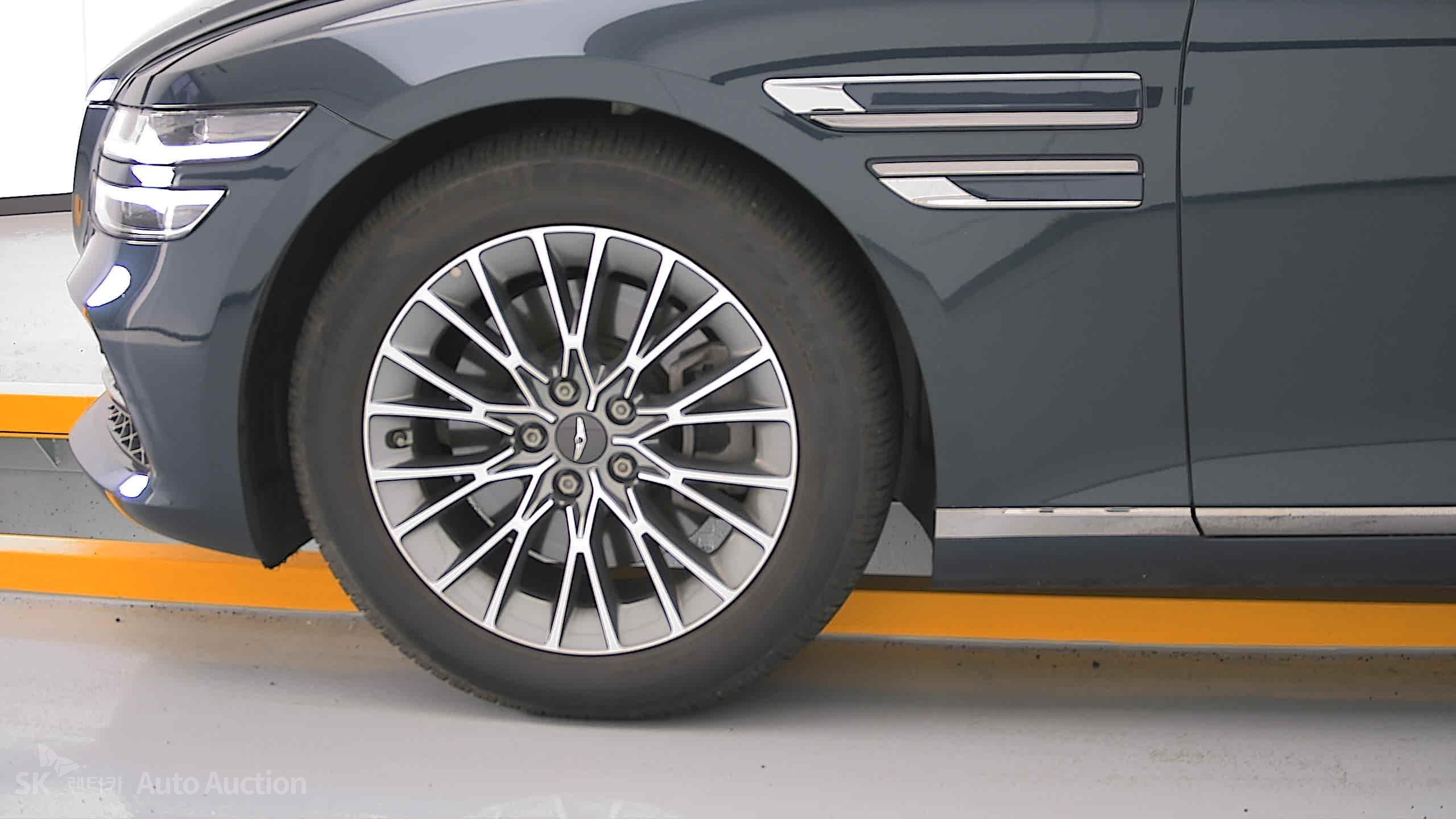 2022 - genesis g80