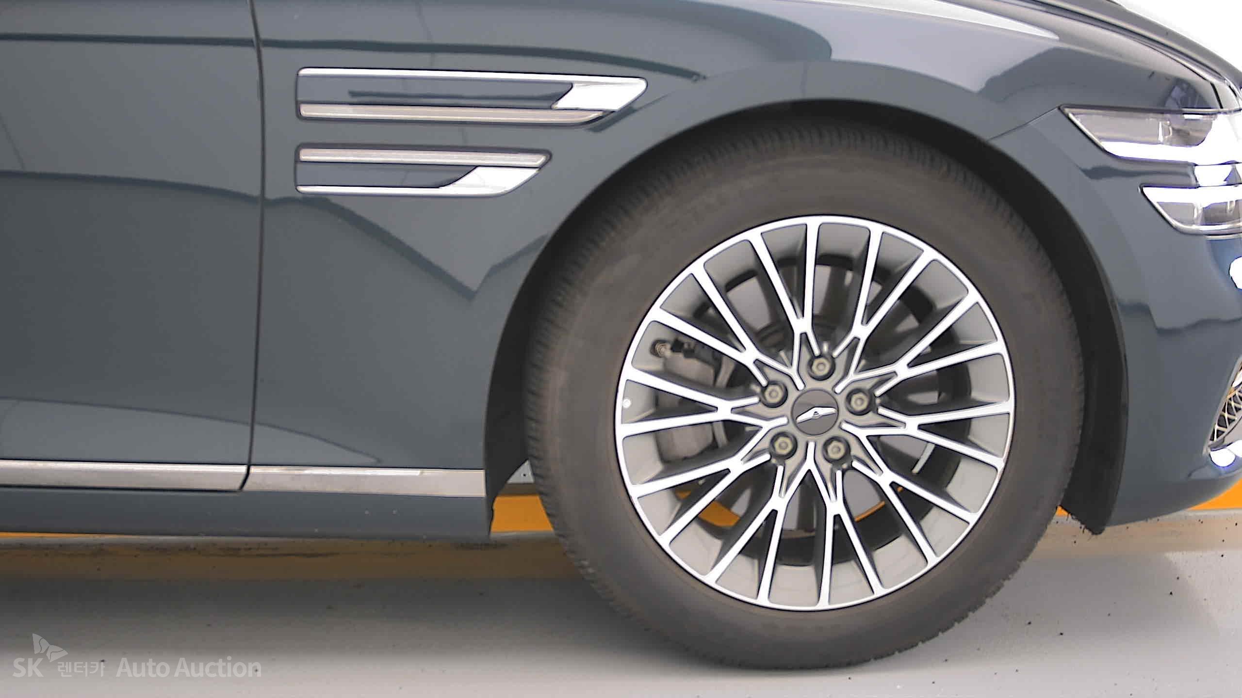 2022 - genesis g80