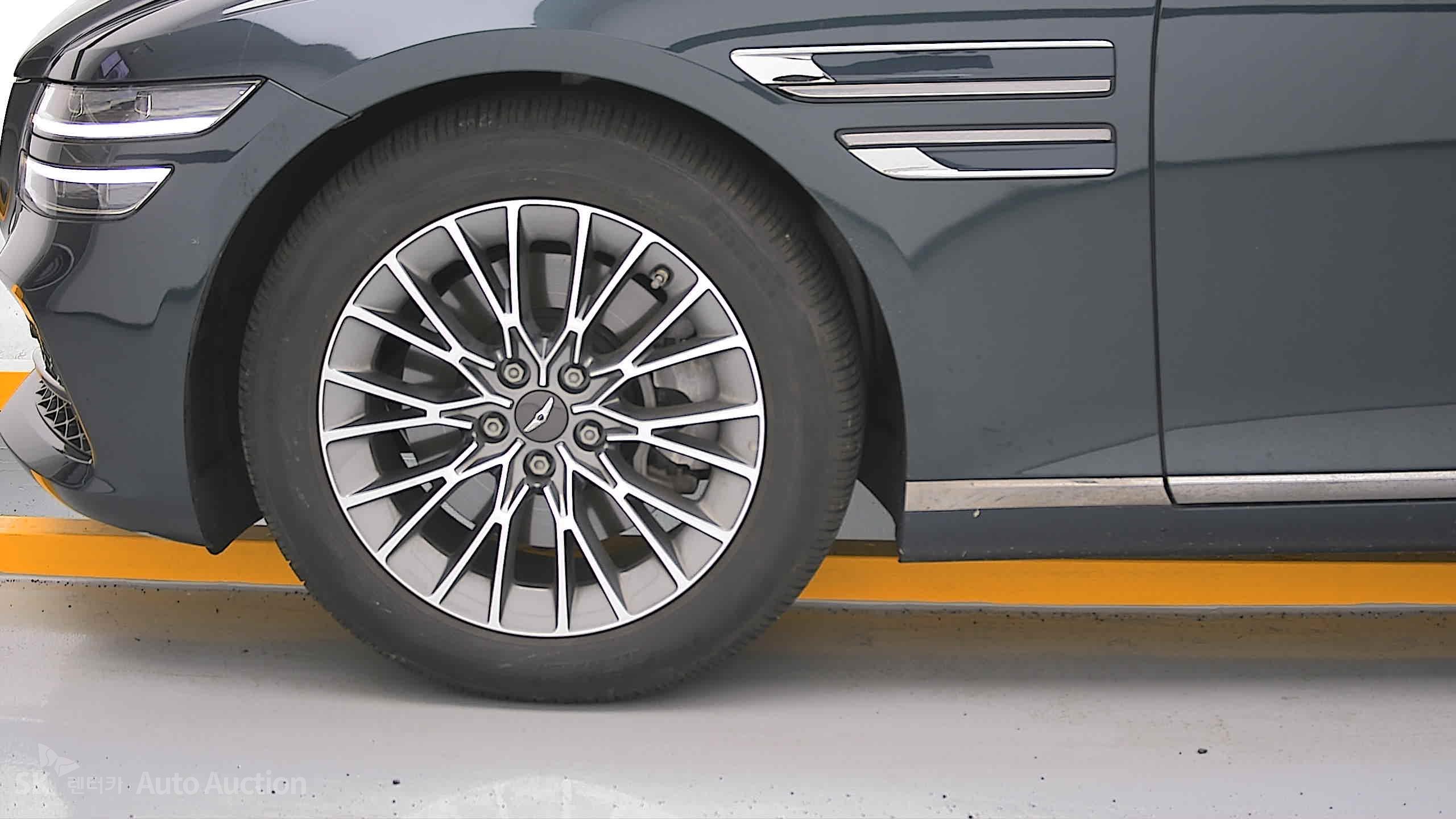 2022 - genesis g80