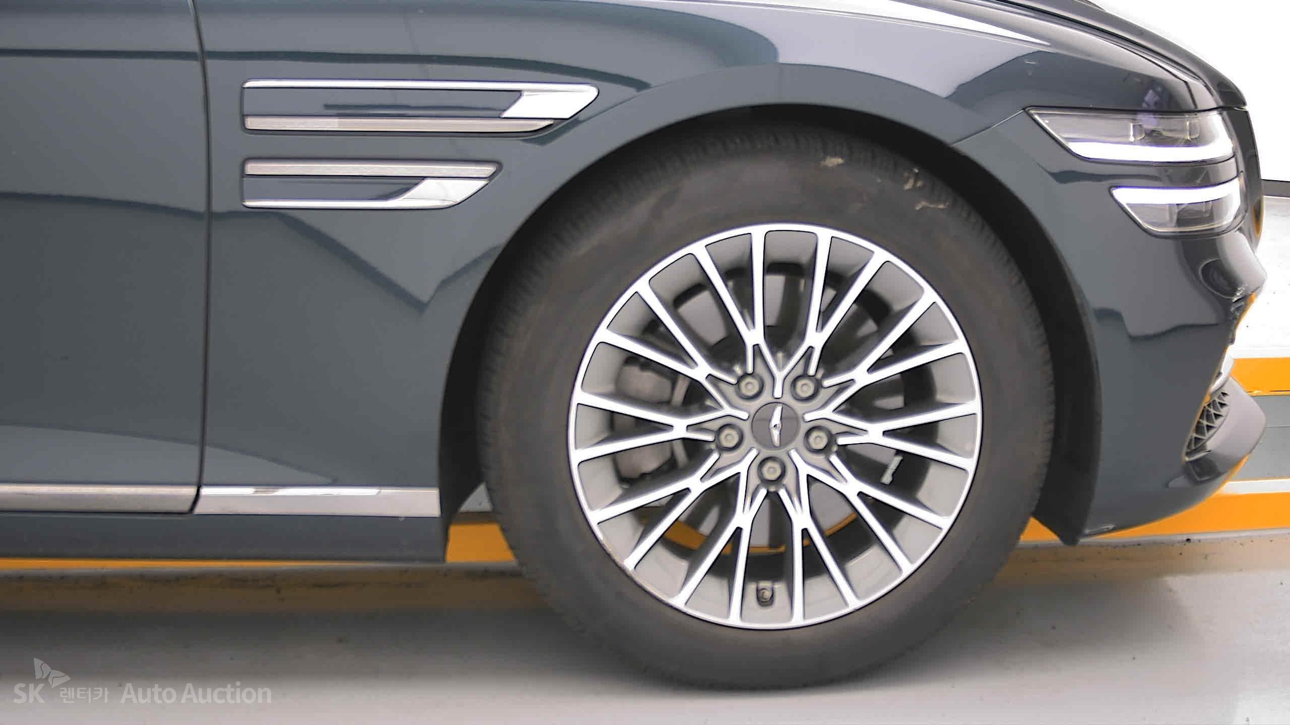 2022 - genesis g80
