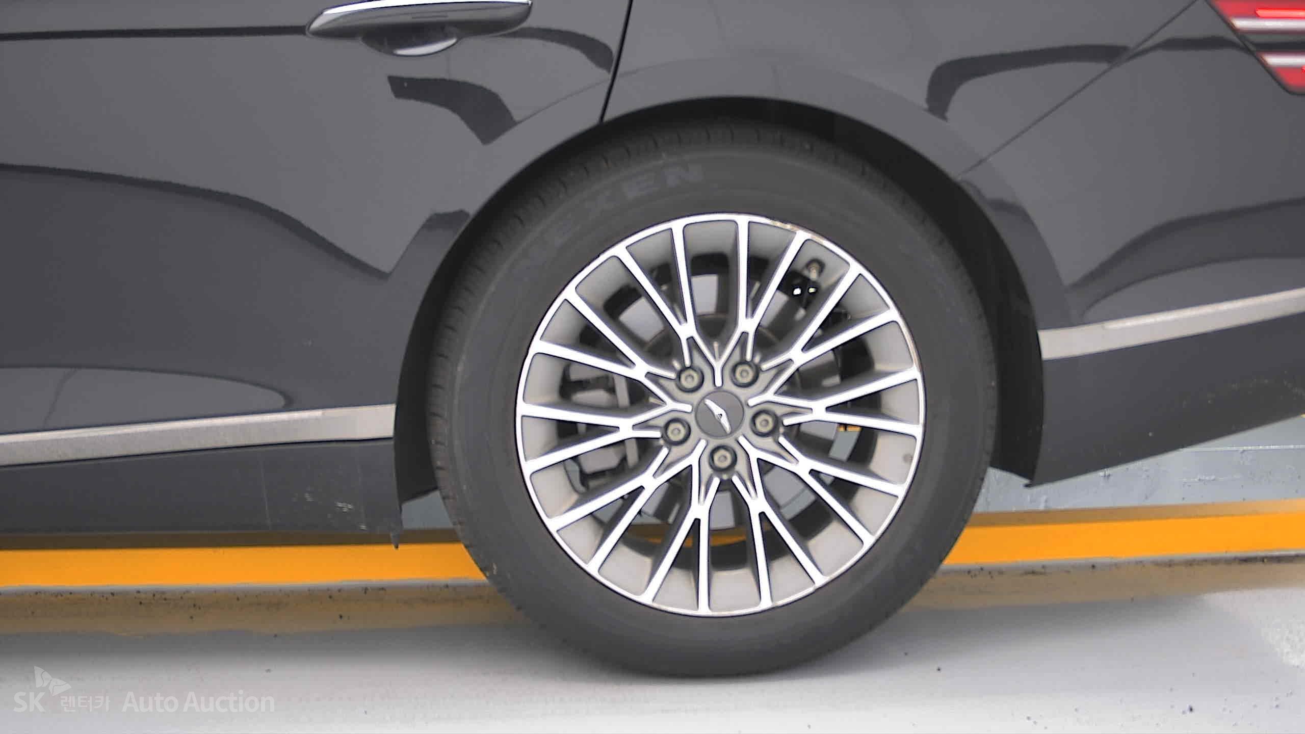 2022 - genesis g80