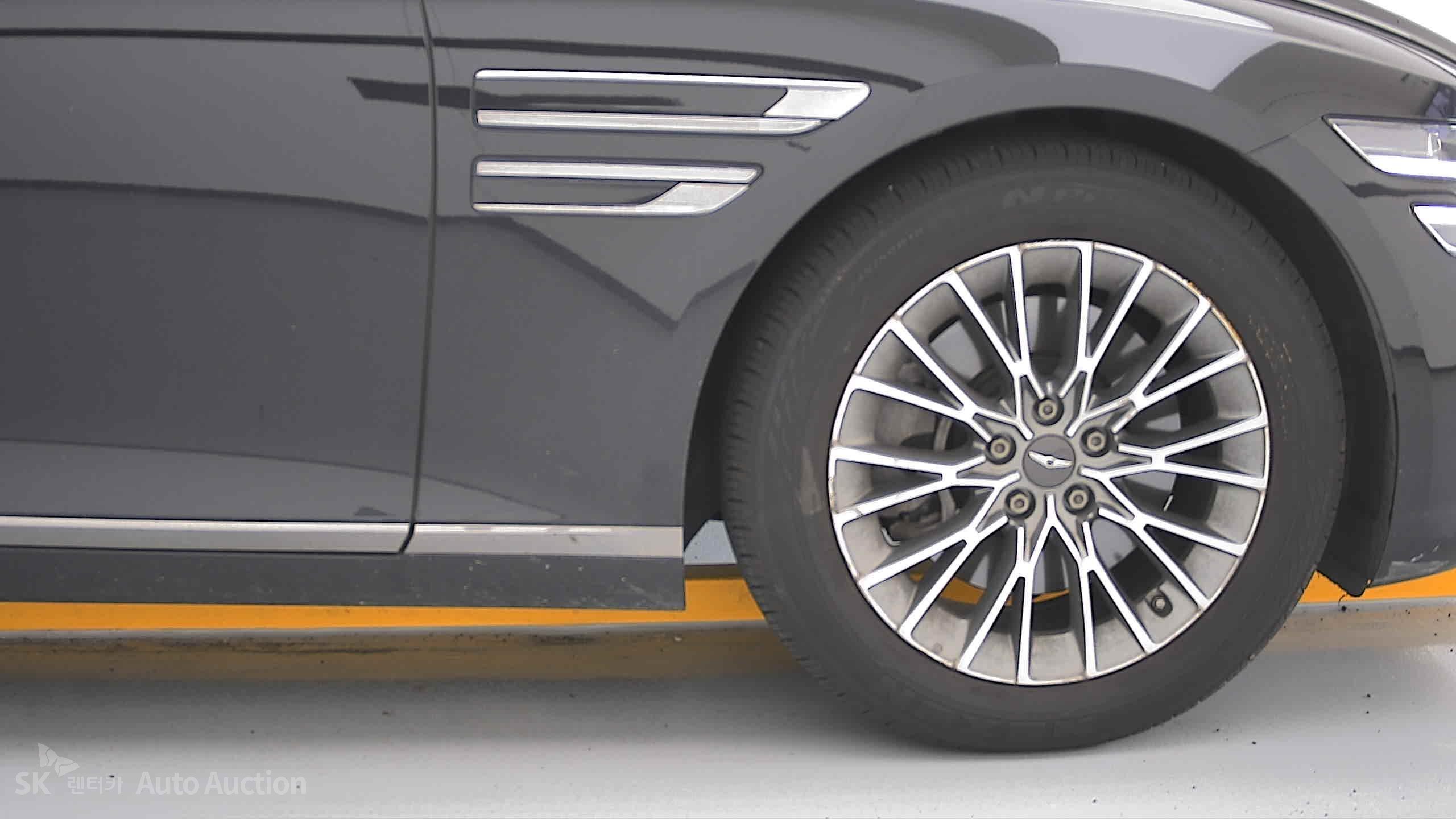 2022 - genesis g80