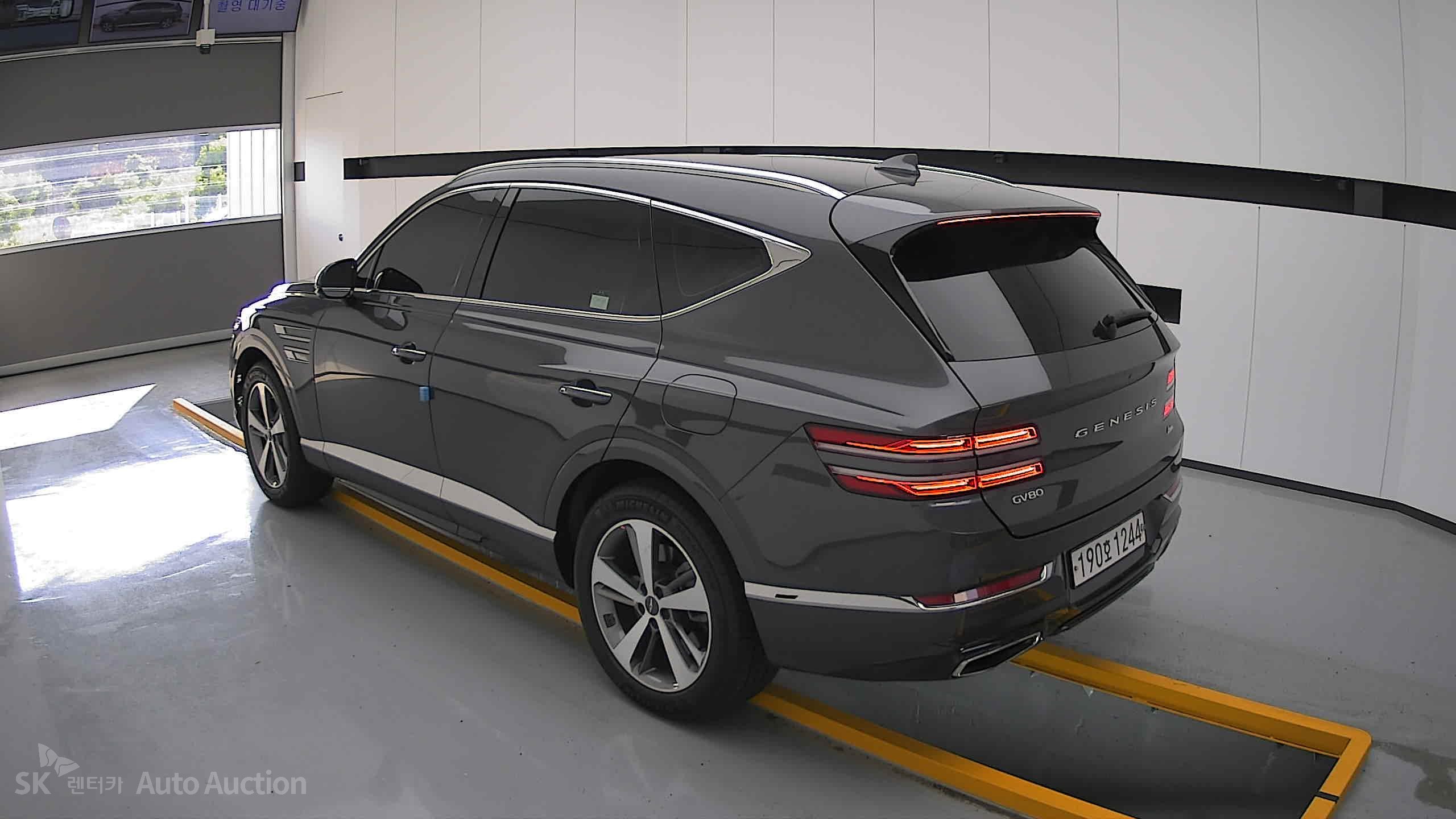 2022 - genesis gv80