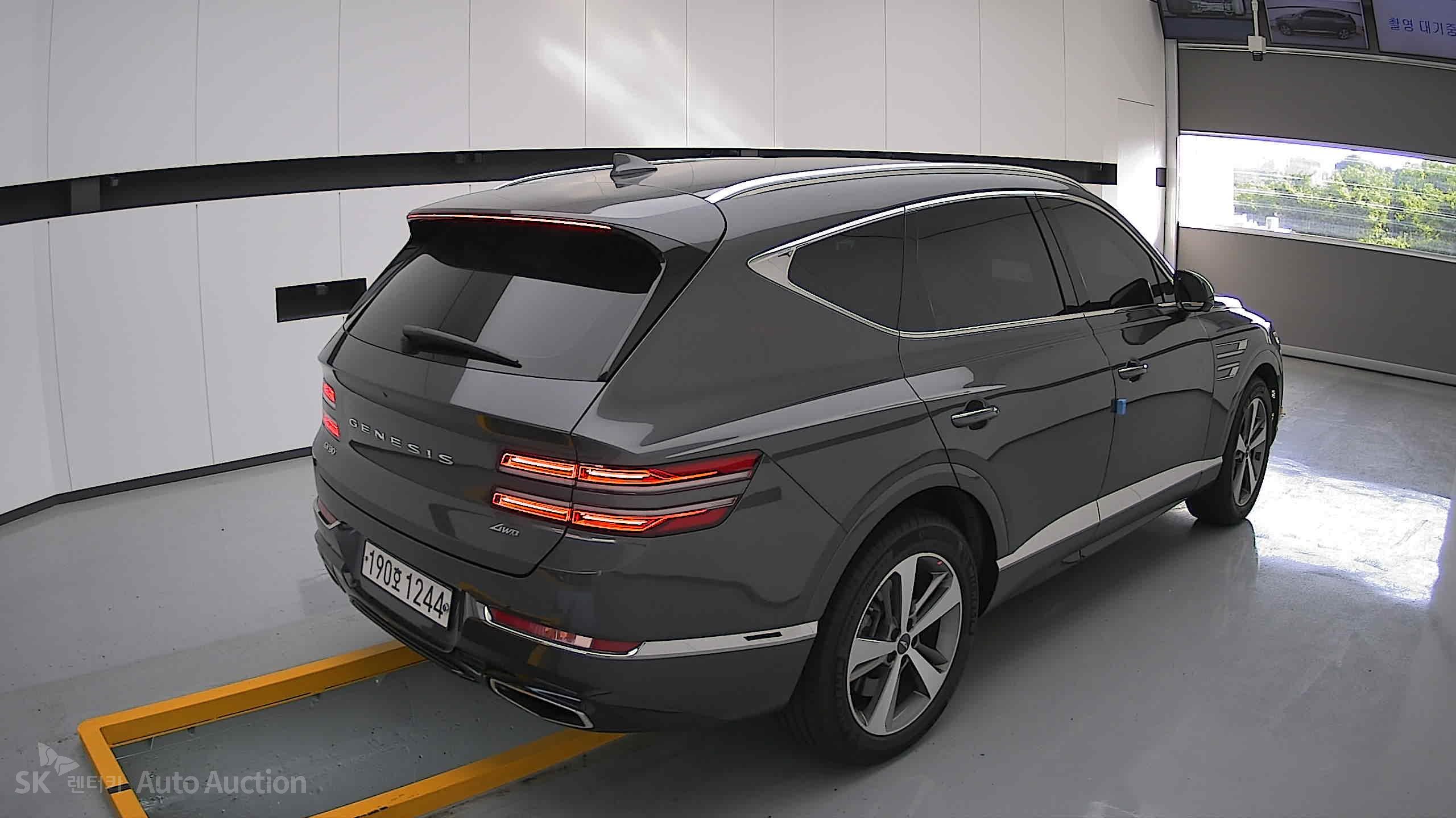 2022 - genesis gv80