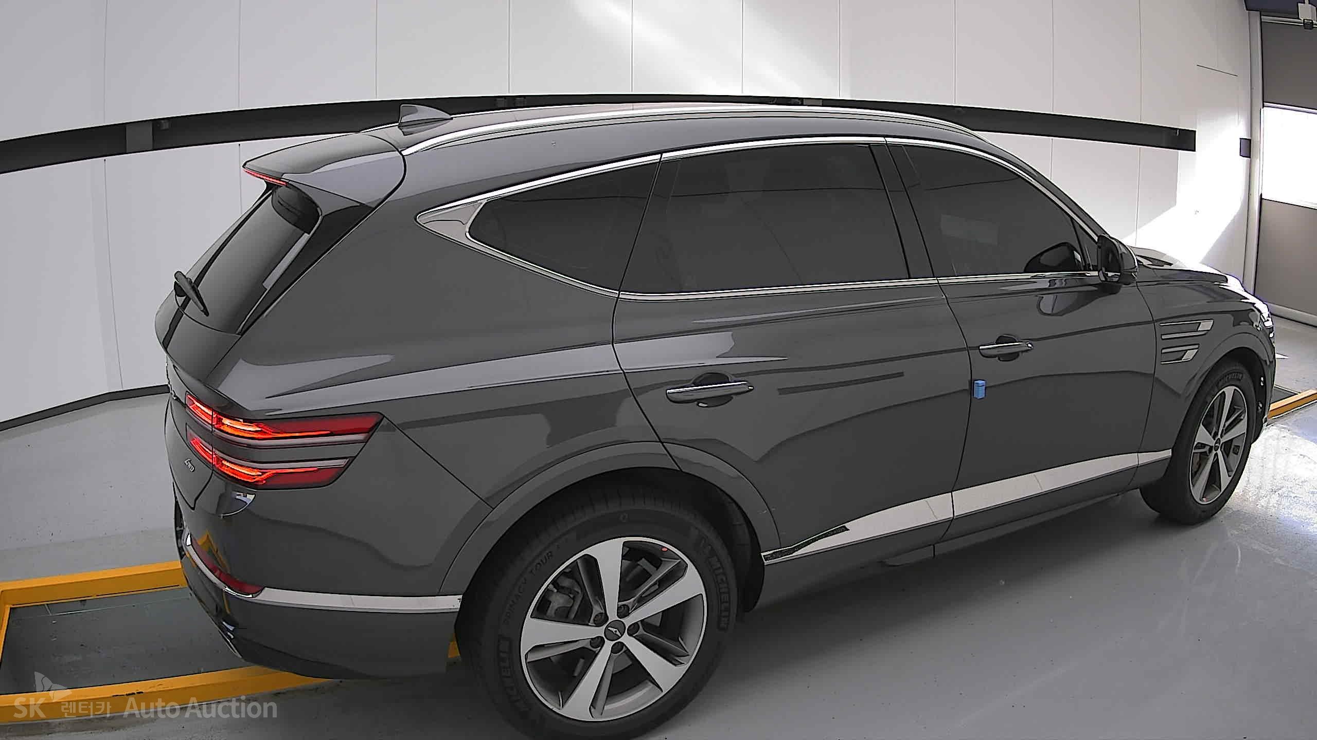 2022 - genesis gv80