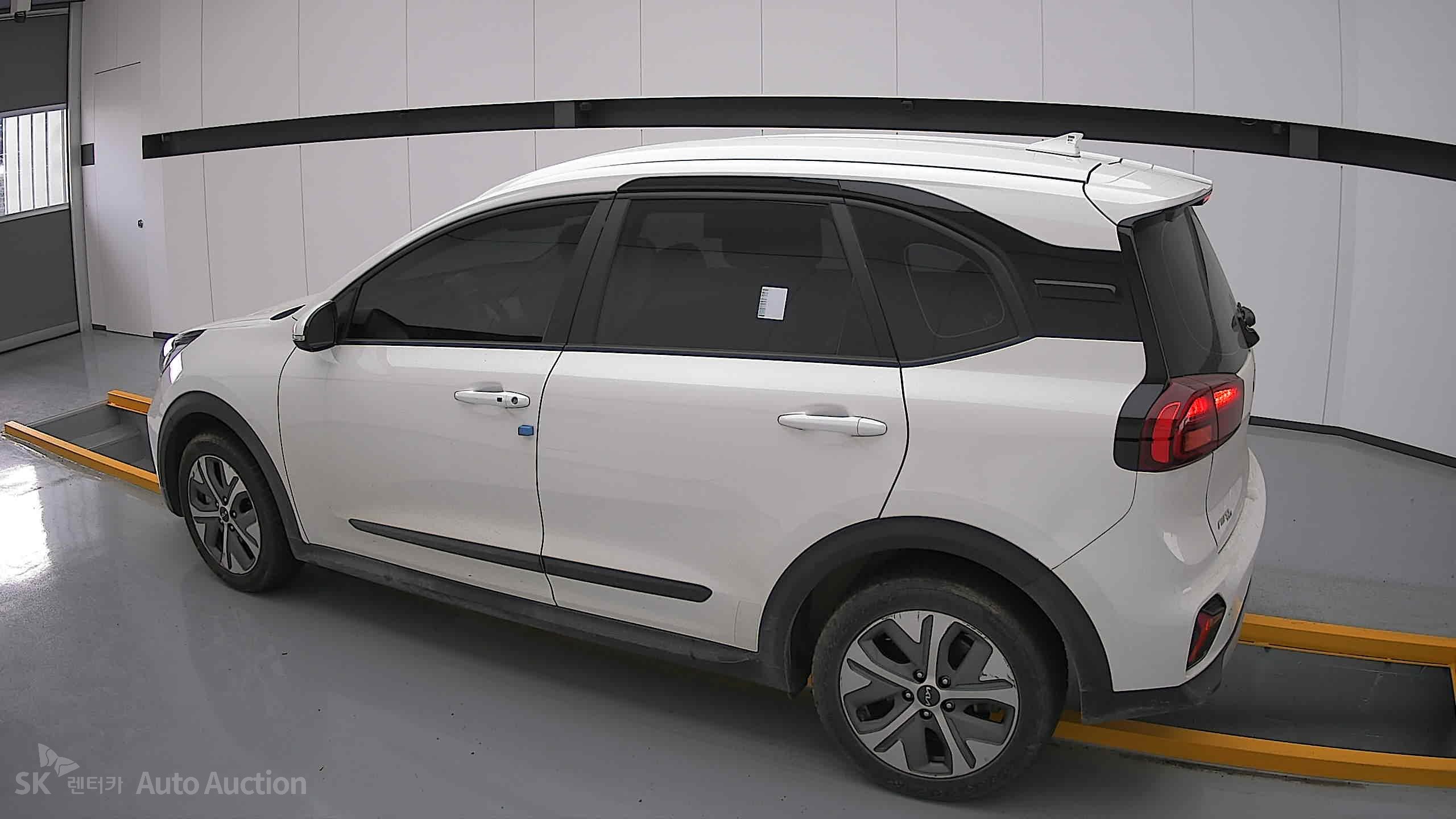 2023 - kia niro