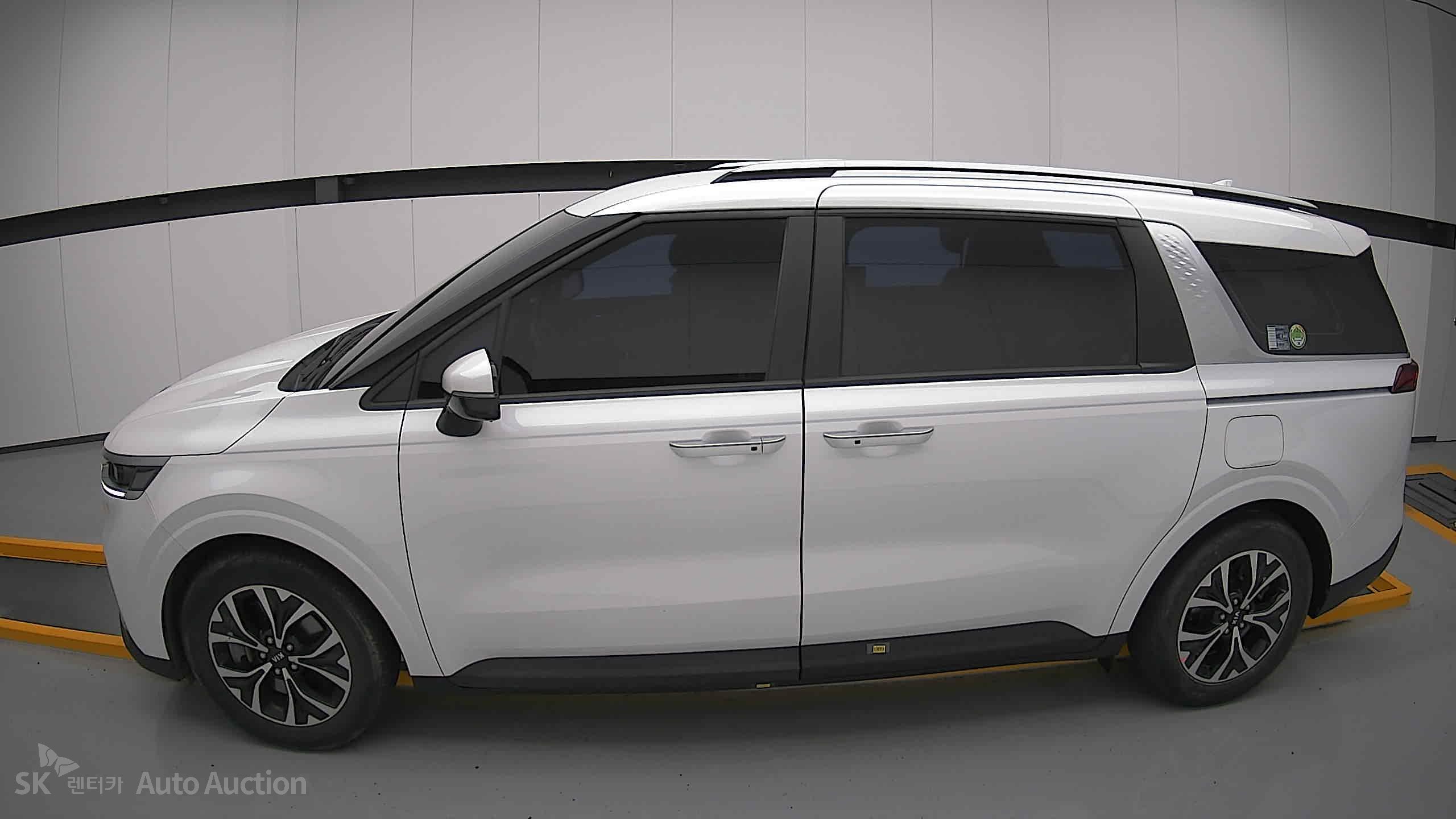 2021 - kia carnival