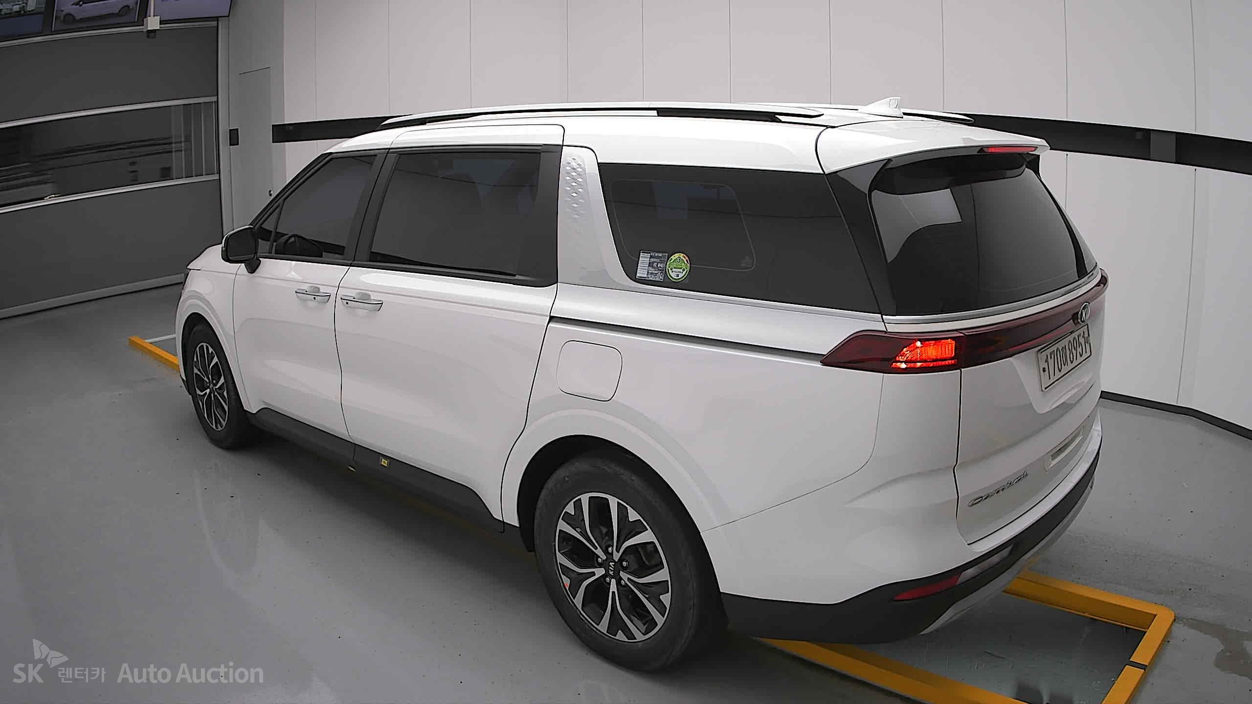 2021 - kia carnival