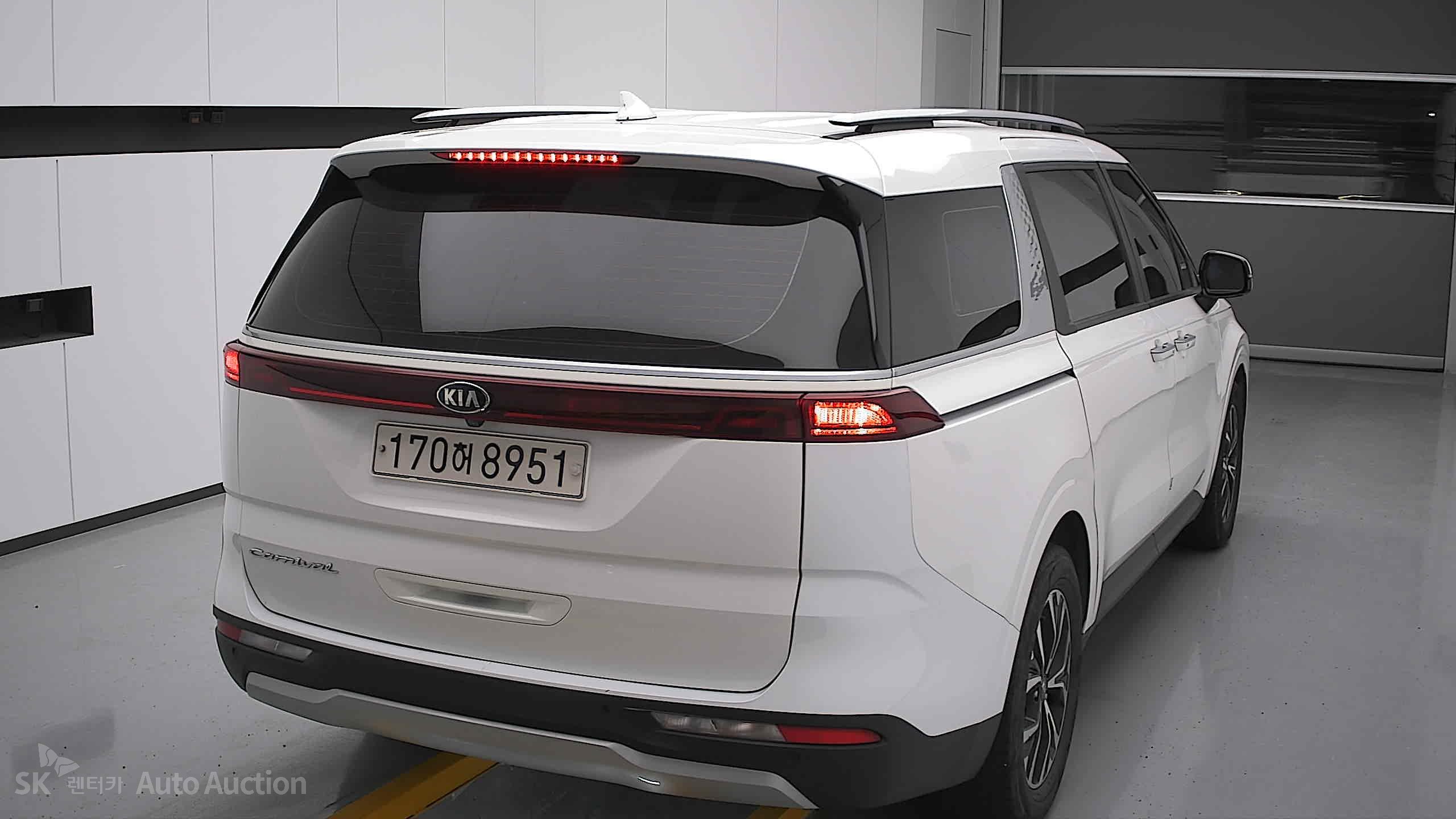 2021 - kia carnival