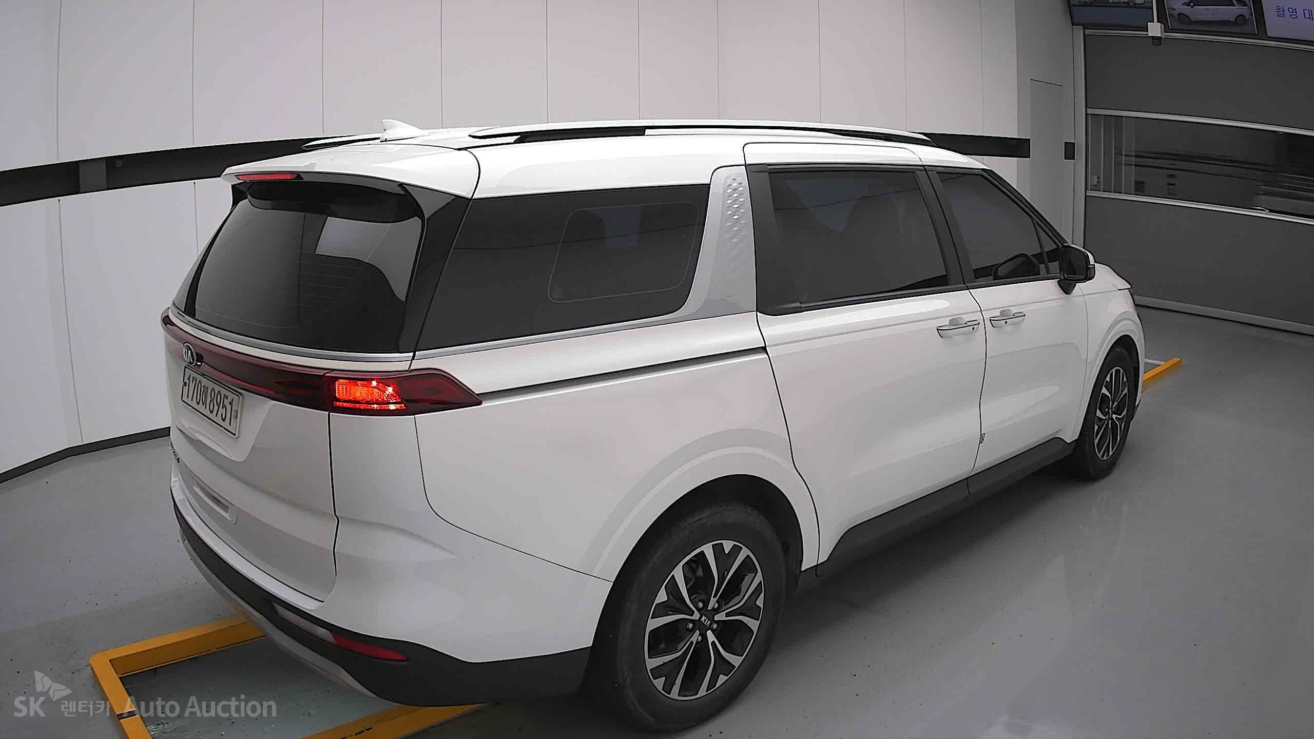 2021 - kia carnival