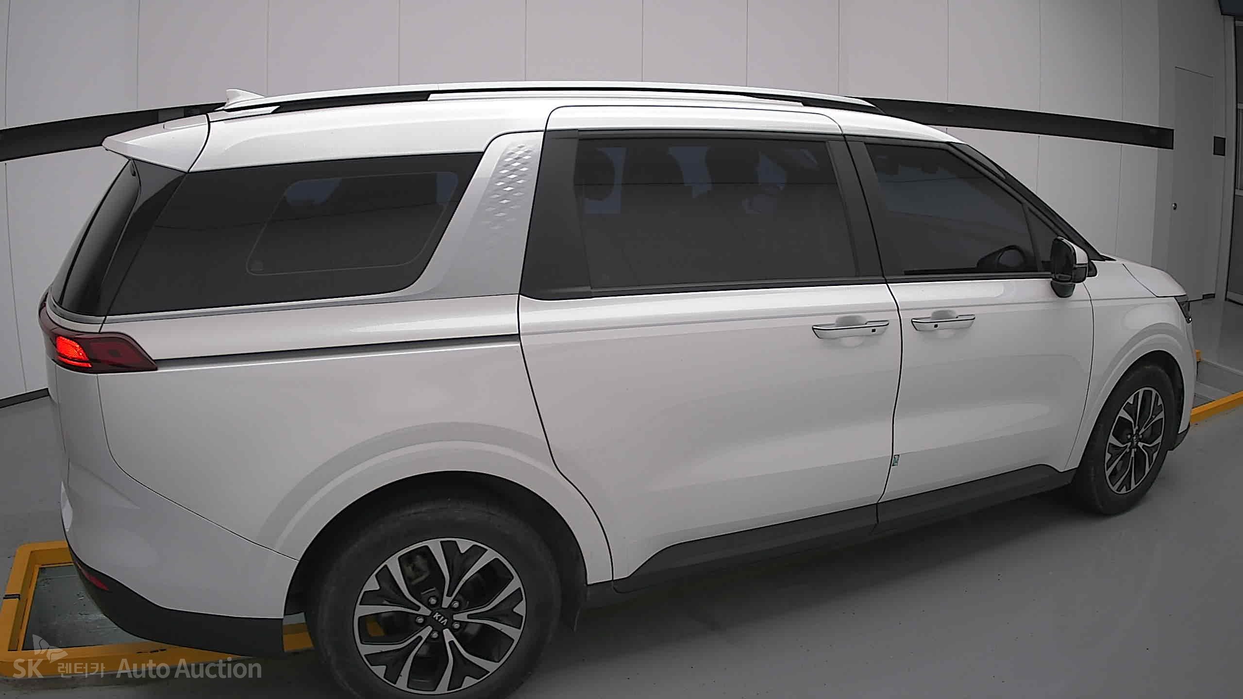 2021 - kia carnival
