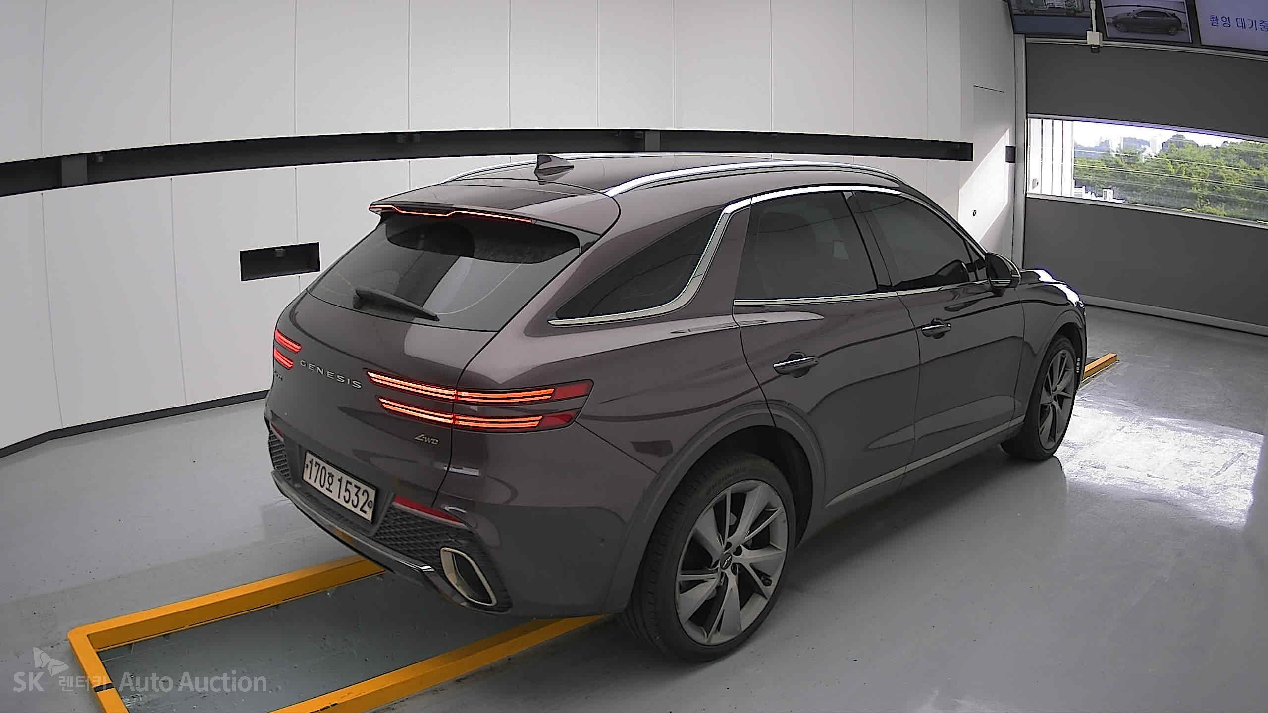 2021 - genesis gv70