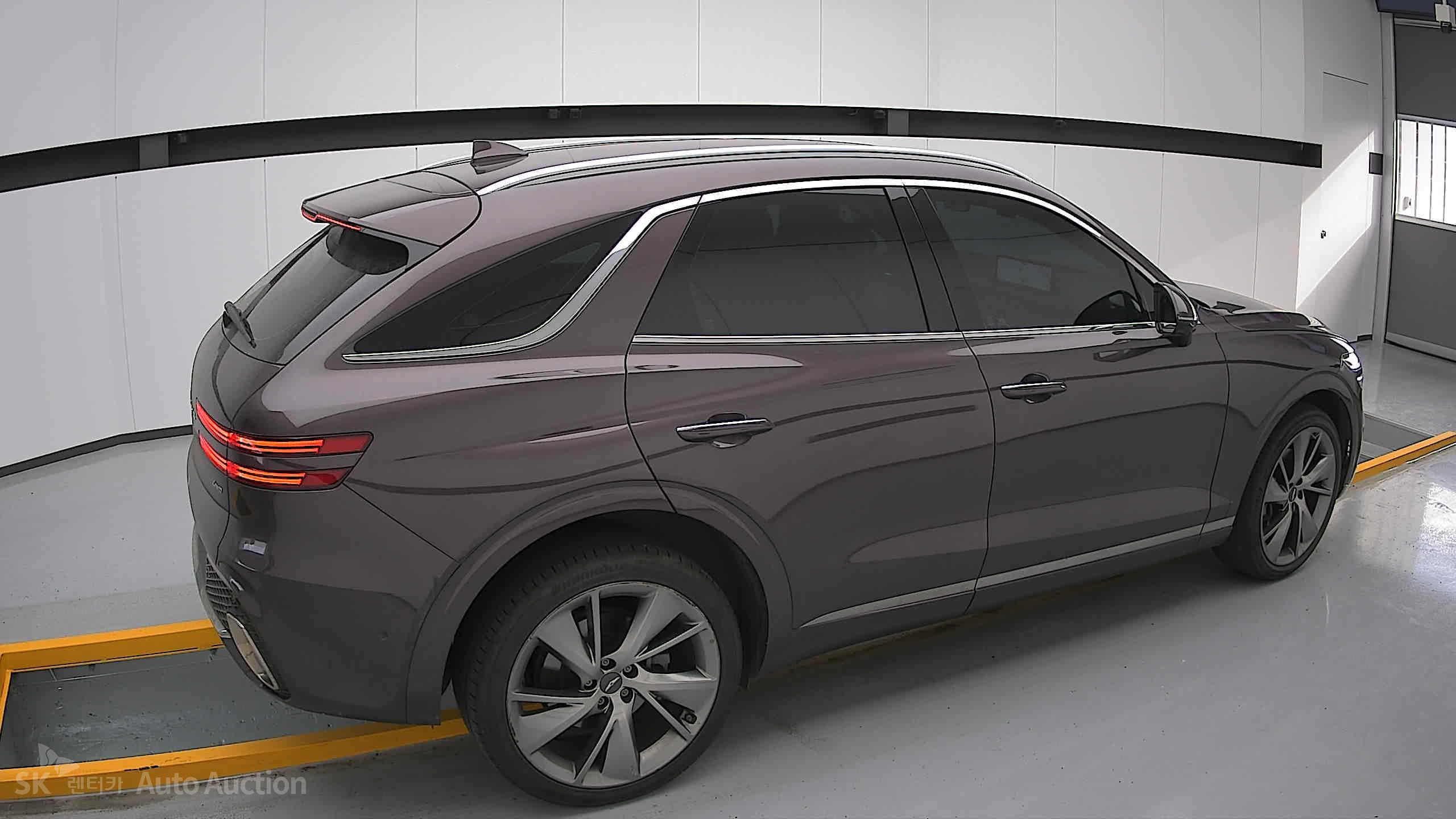2021 - genesis gv70