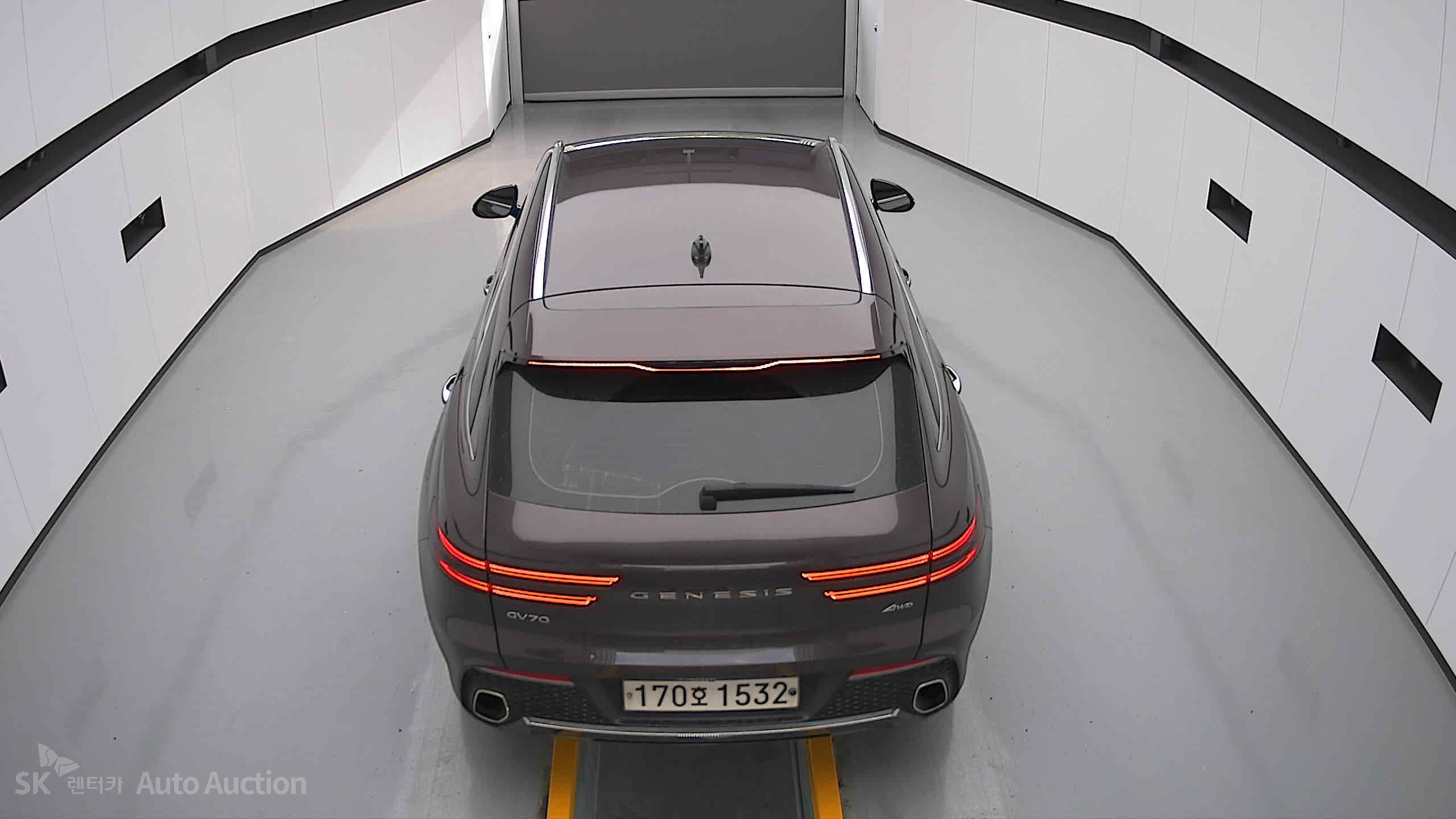 2021 - genesis gv70