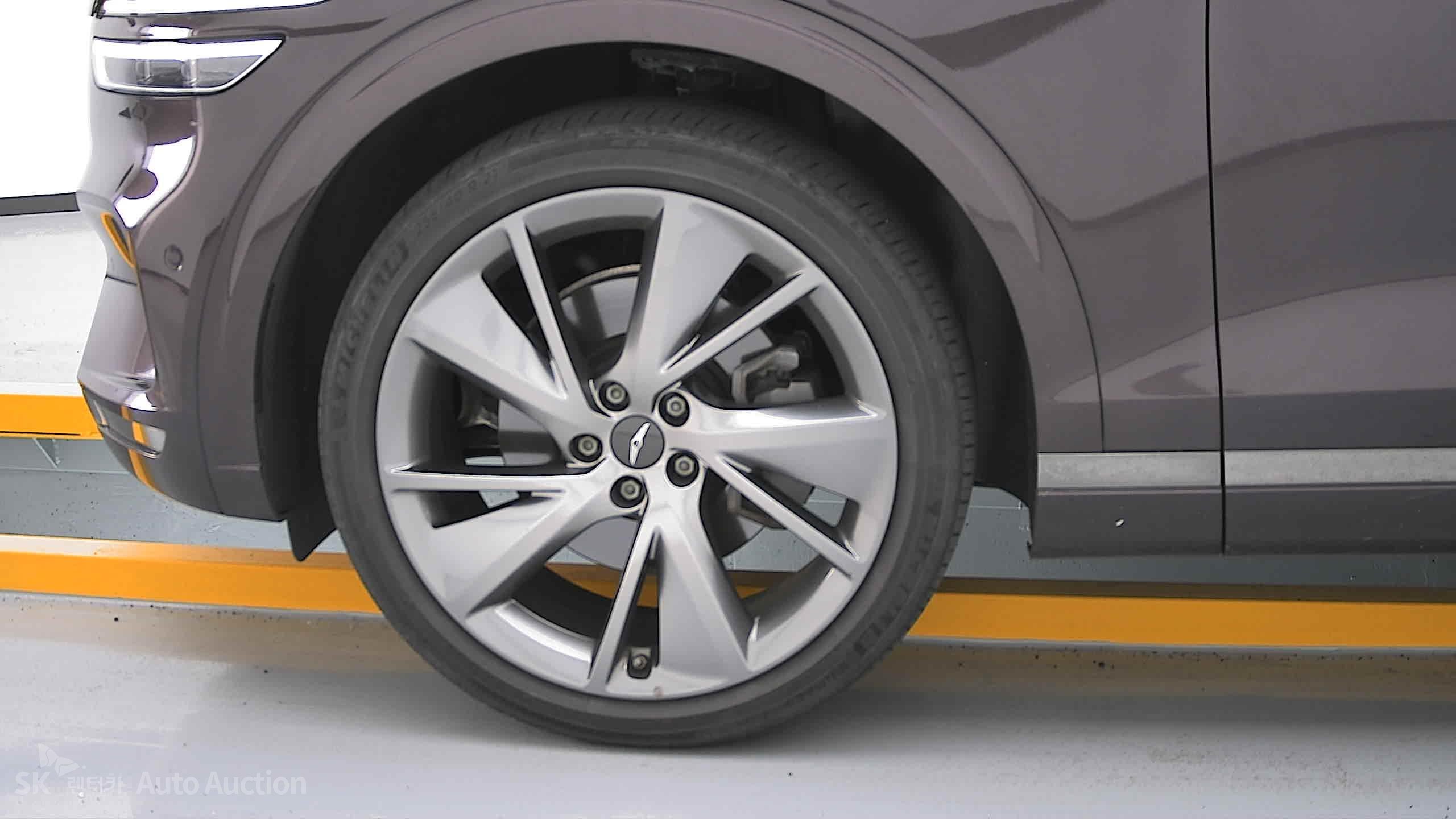 2021 - genesis gv70