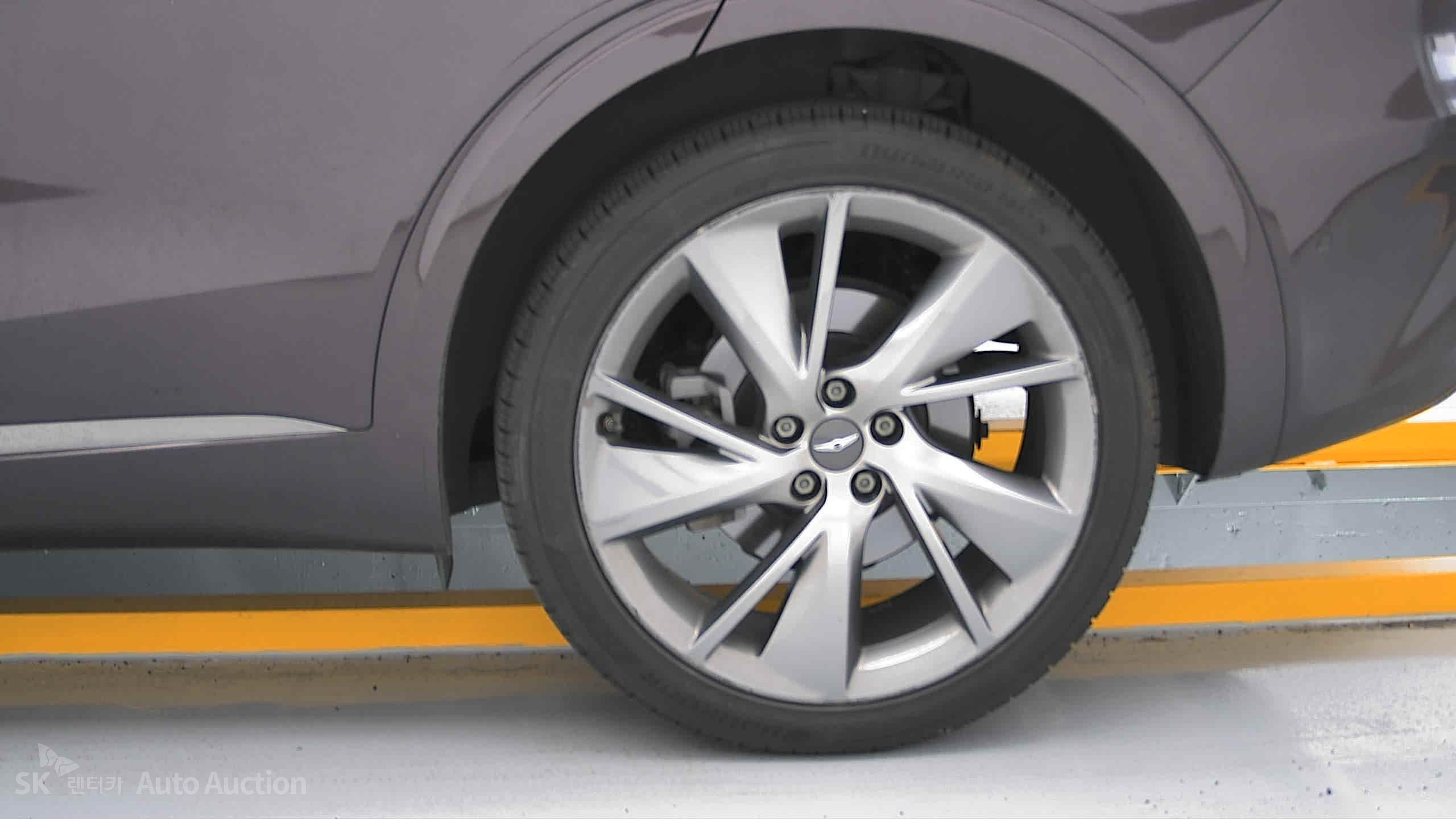 2021 - genesis gv70