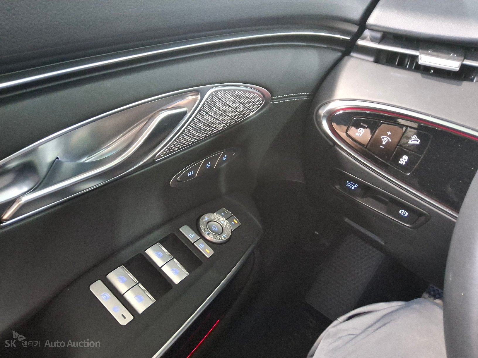 2021 - genesis gv70
