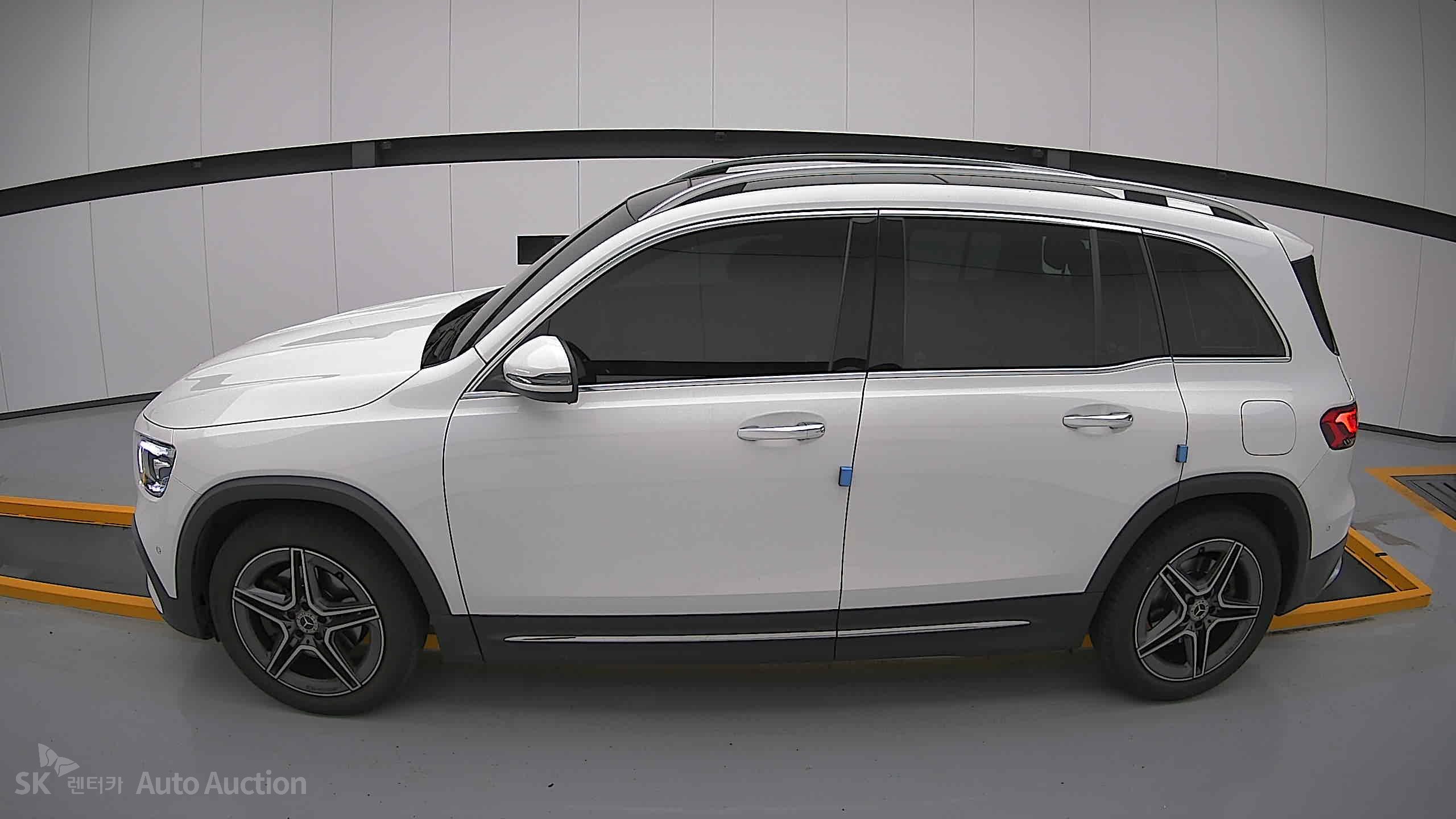 2021 - mercedes-benz glb 250