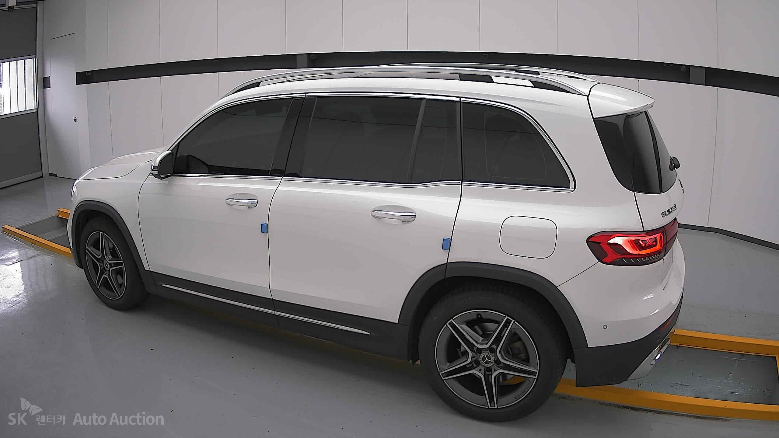 2021 - mercedes-benz glb 250