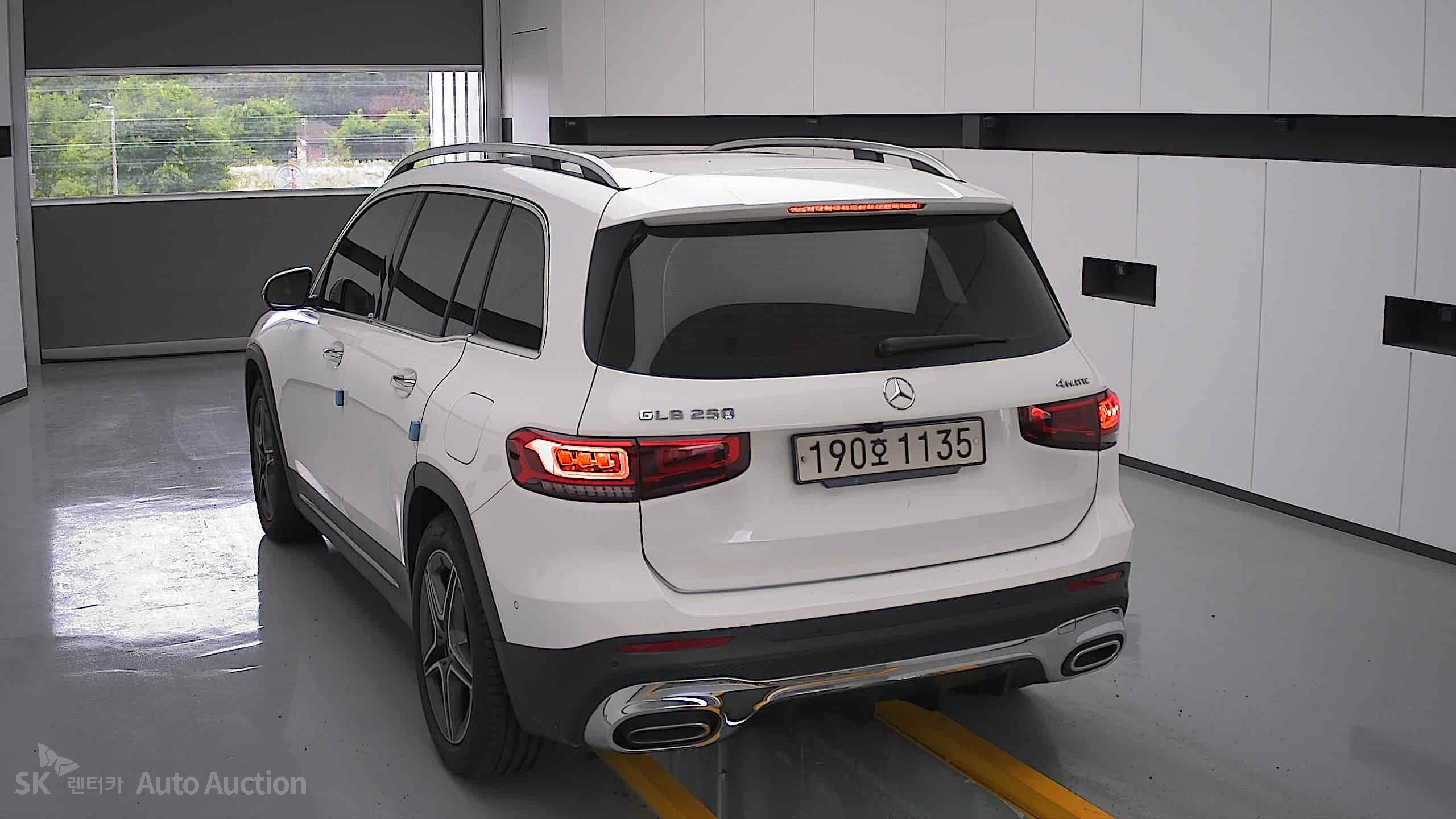 2021 - mercedes-benz glb 250