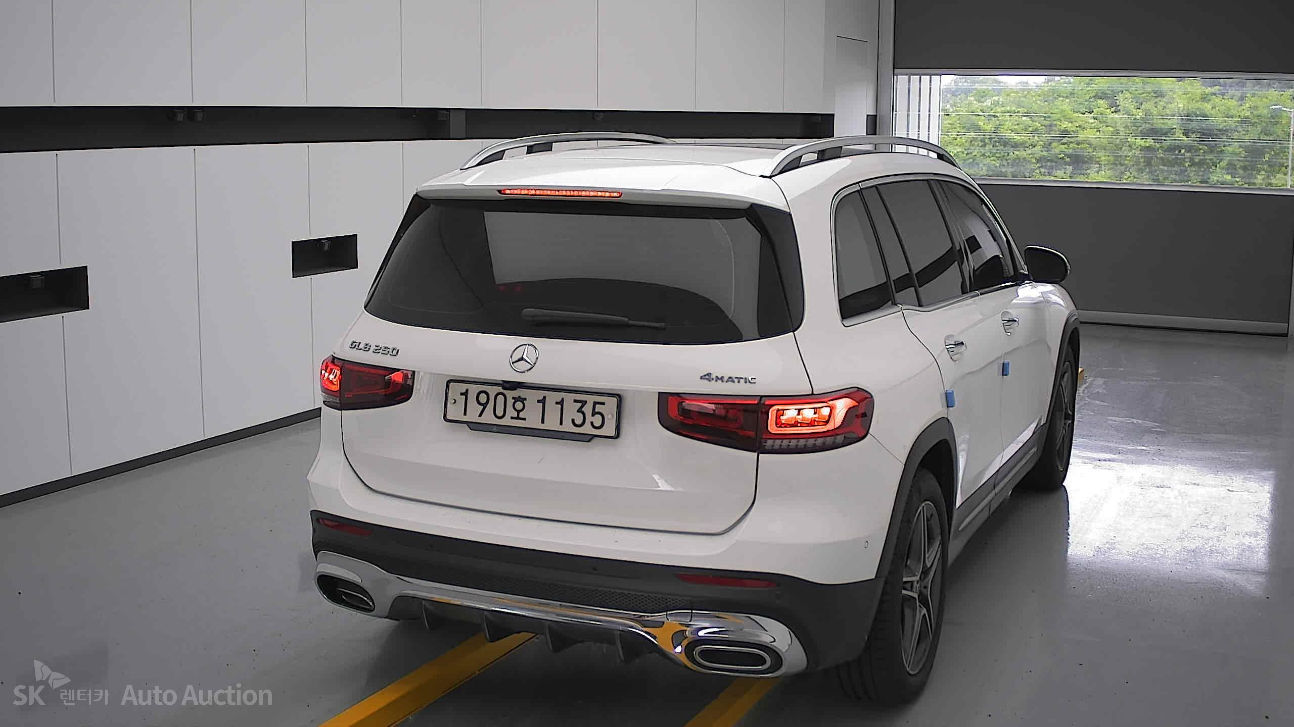 2021 - mercedes-benz glb 250