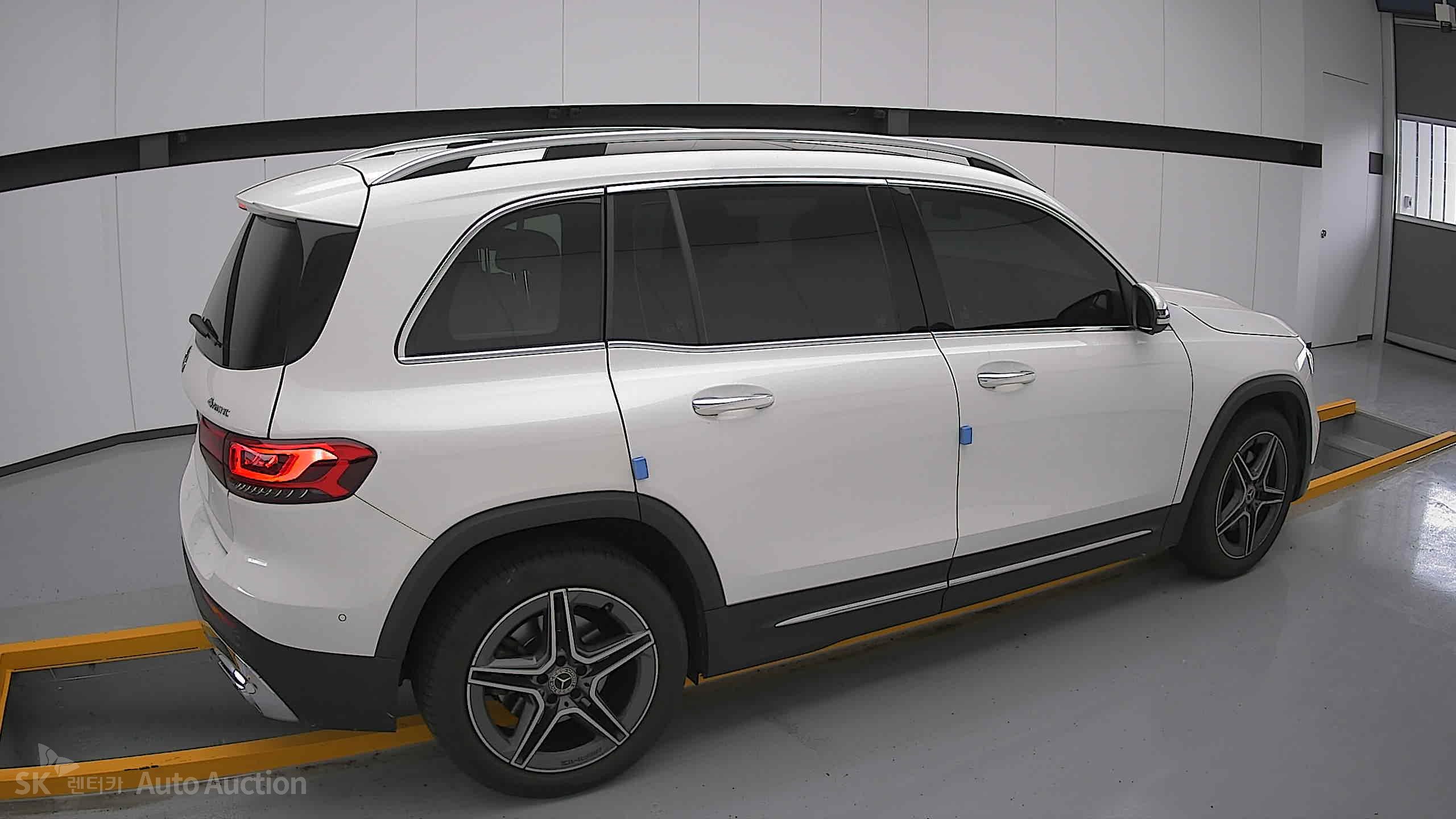 2021 - mercedes-benz glb 250
