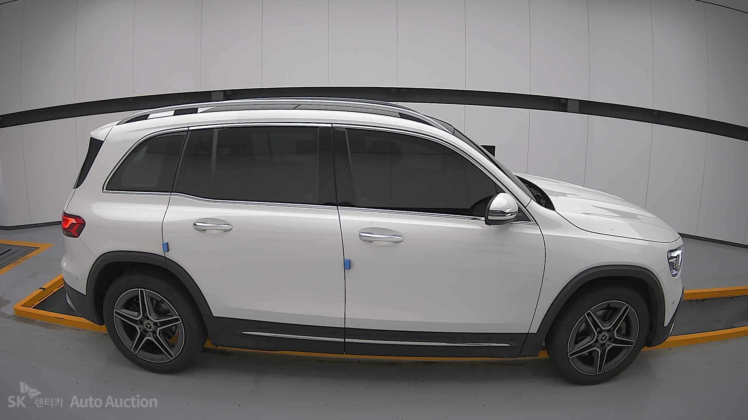 2021 - mercedes-benz glb 250