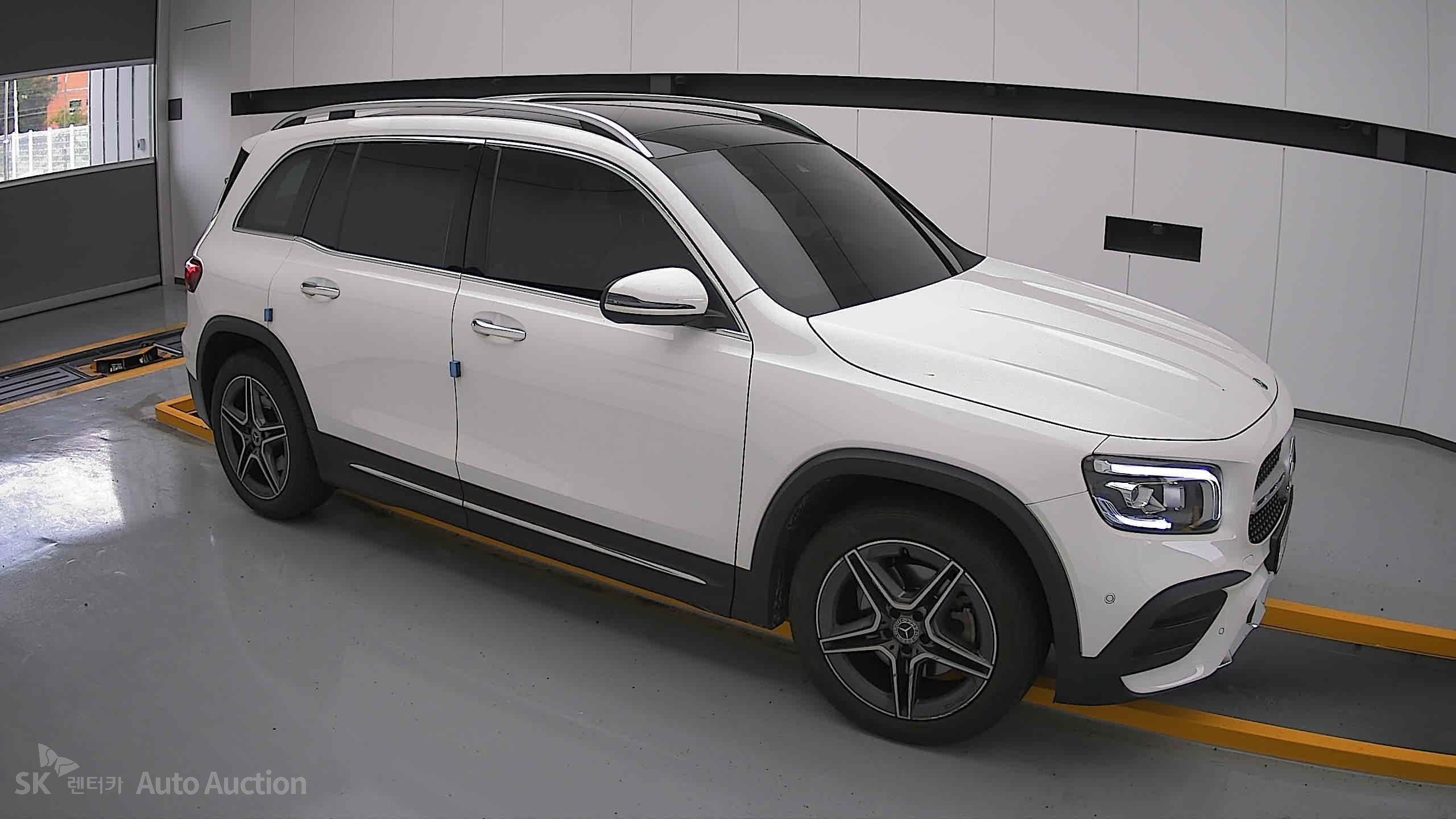 2021 - mercedes-benz glb 250